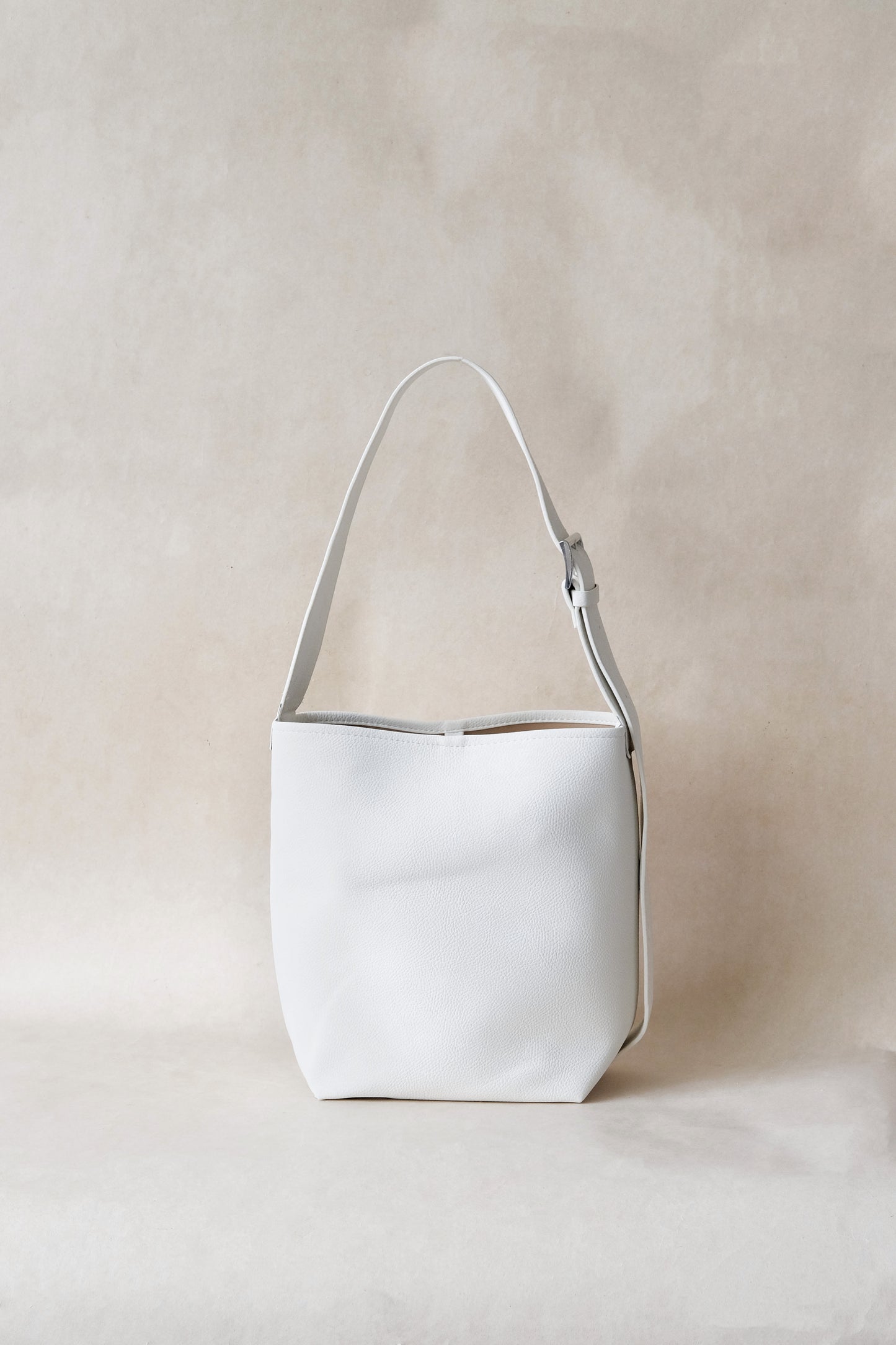 The Emery Bucket - White