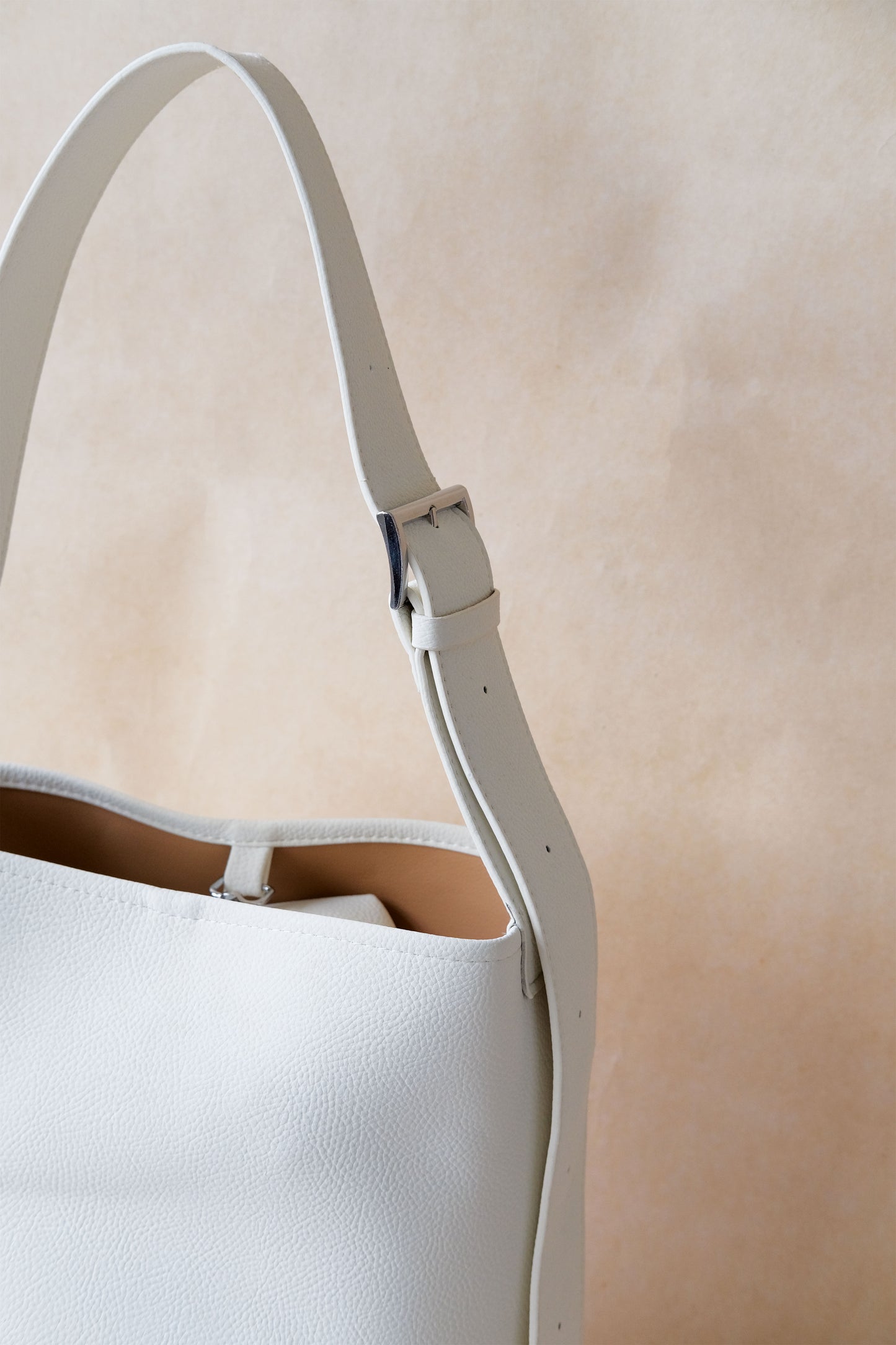 The Emery Bucket - White