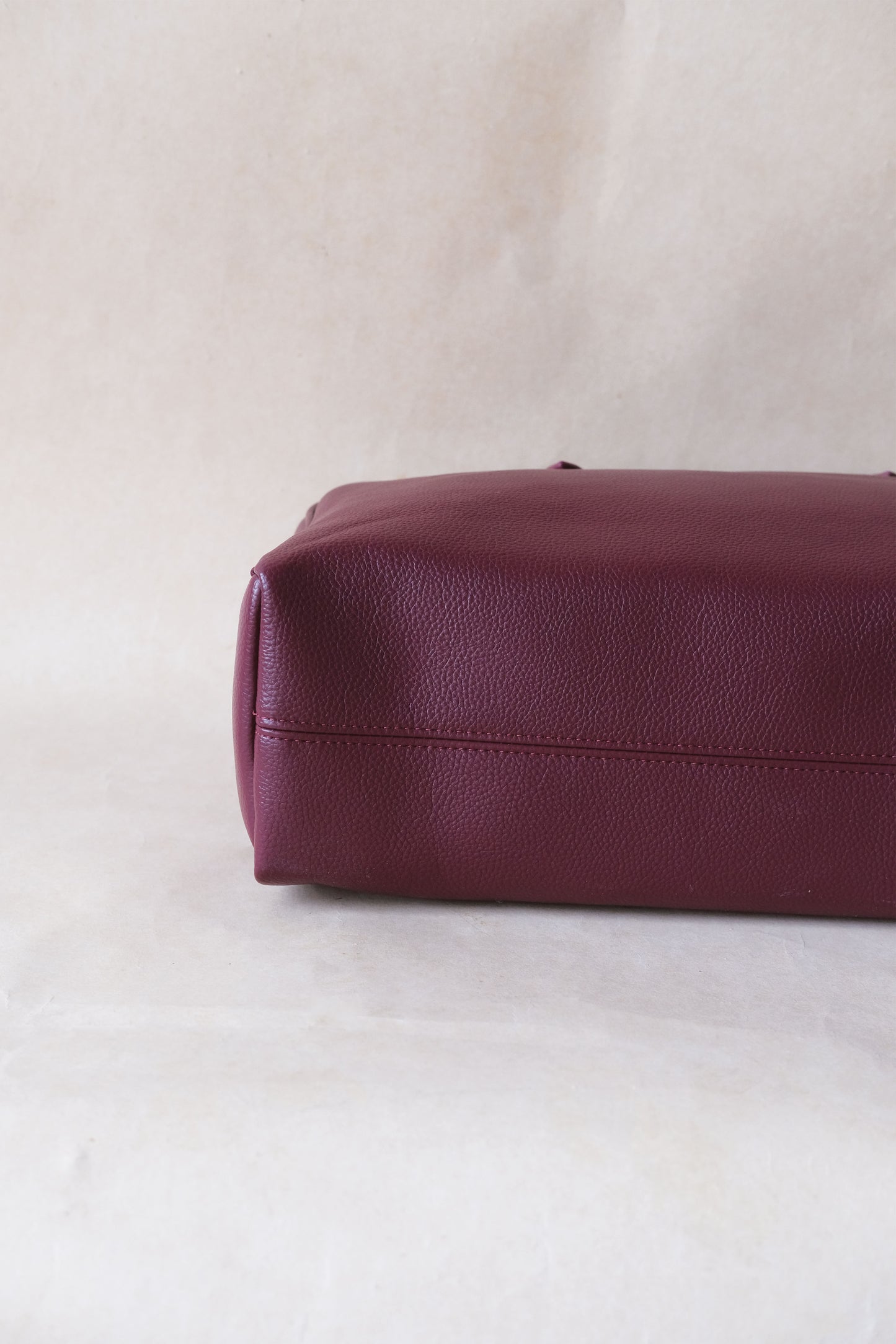 The Elira Tote - Wine Red