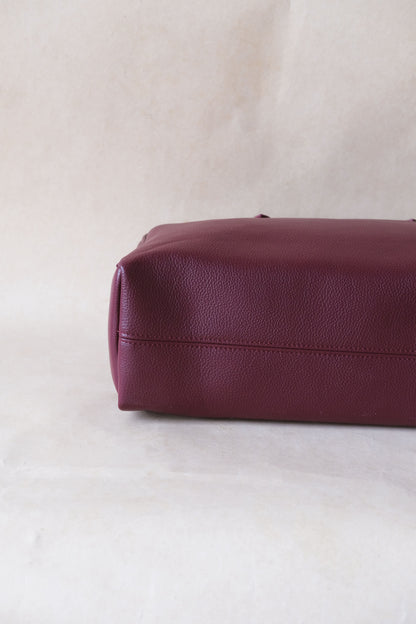 The Elira Tote - Wine Red