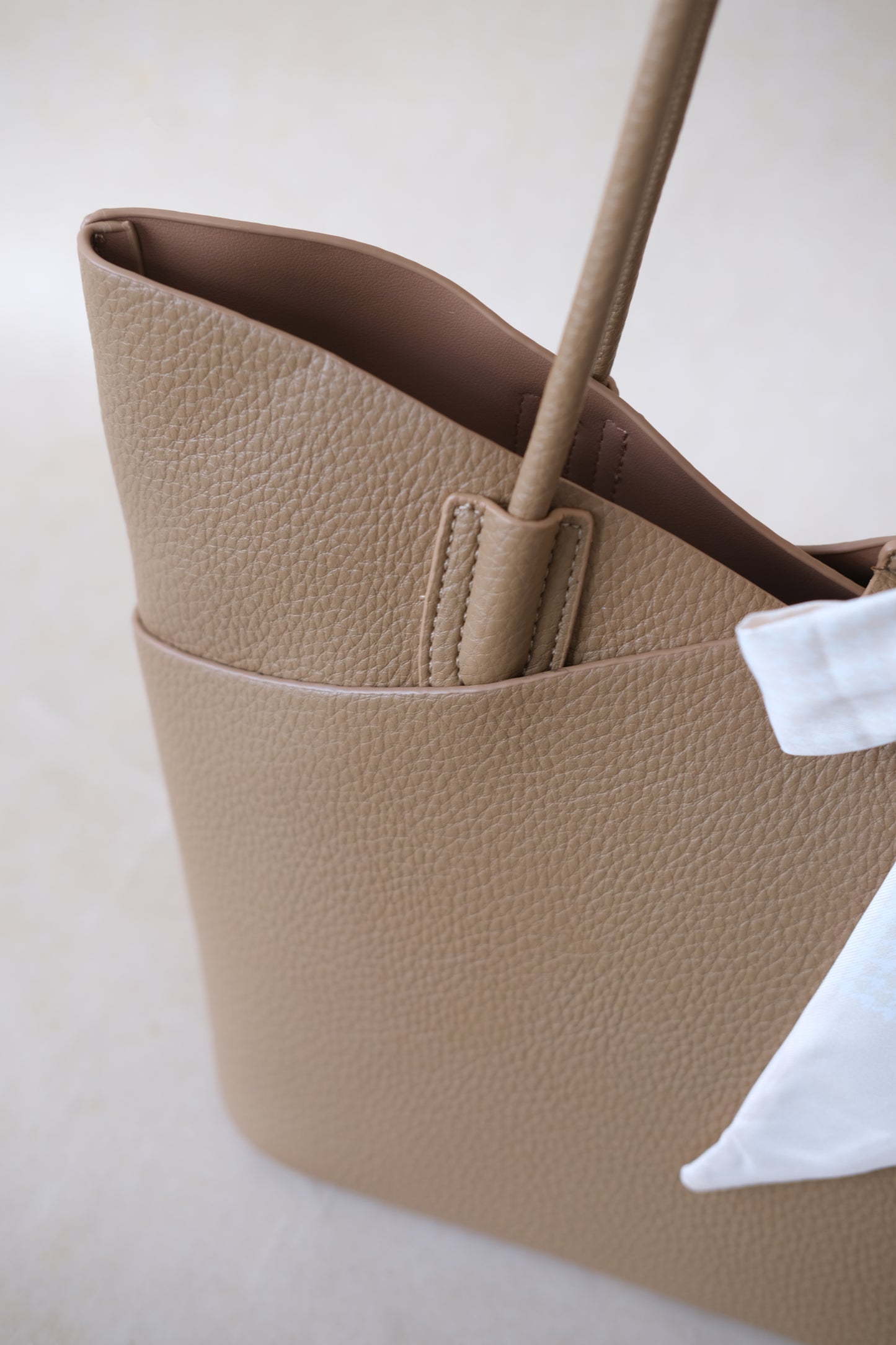 Flower Bud Aura Bag - Biscotti