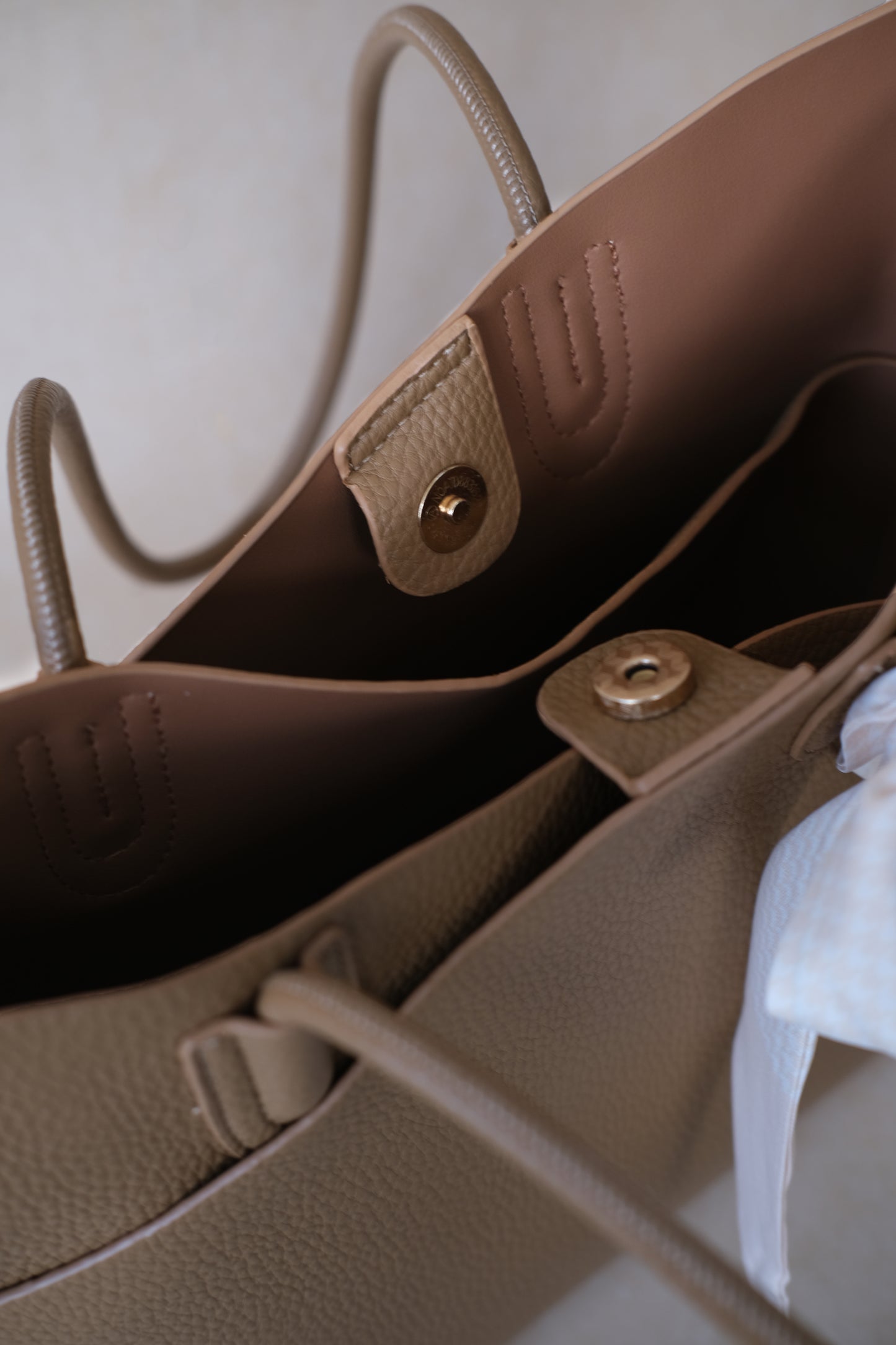 Flower Bud Aura Bag - Biscotti