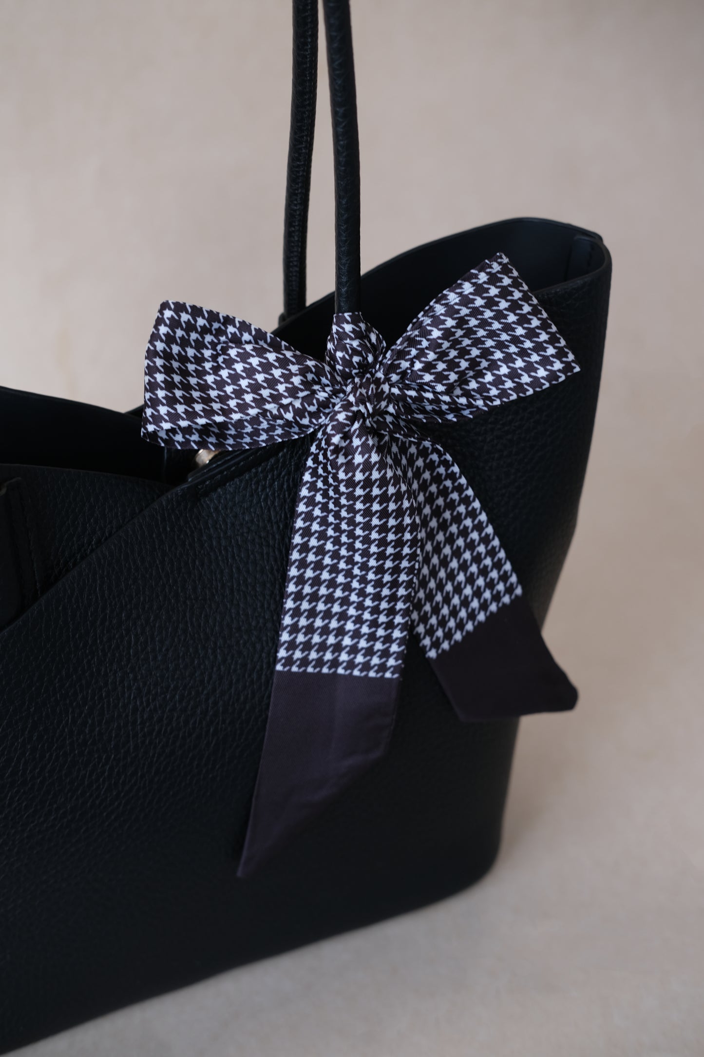 Flower Bud Aura Bag - Black