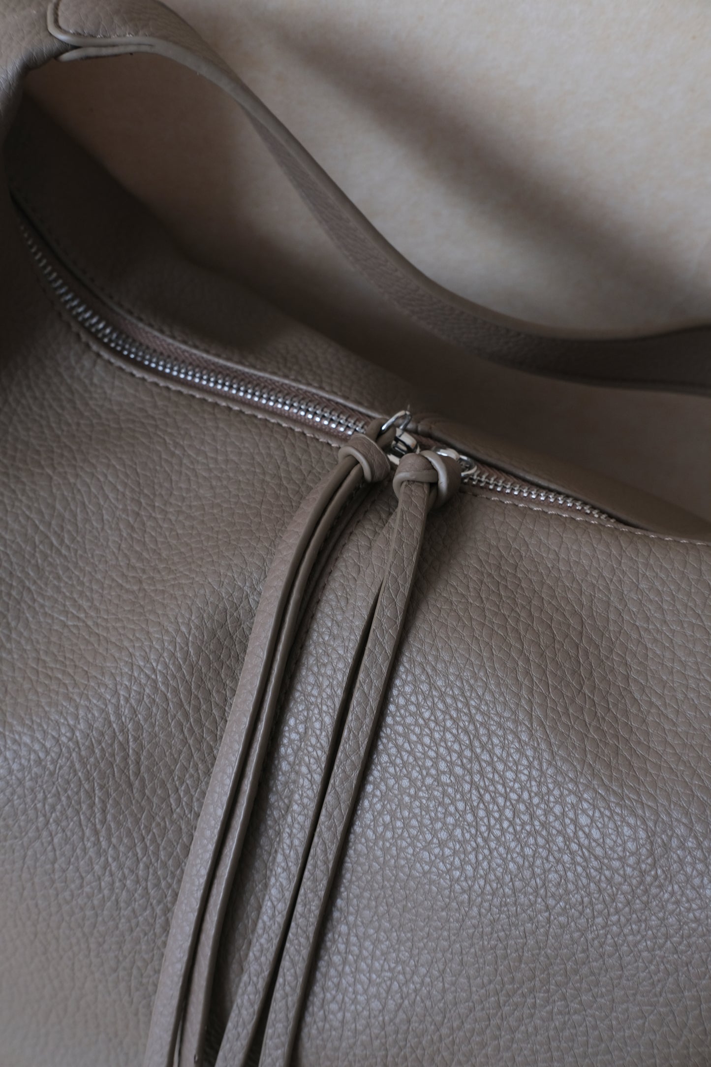 Elara Commuter Tote - Mud