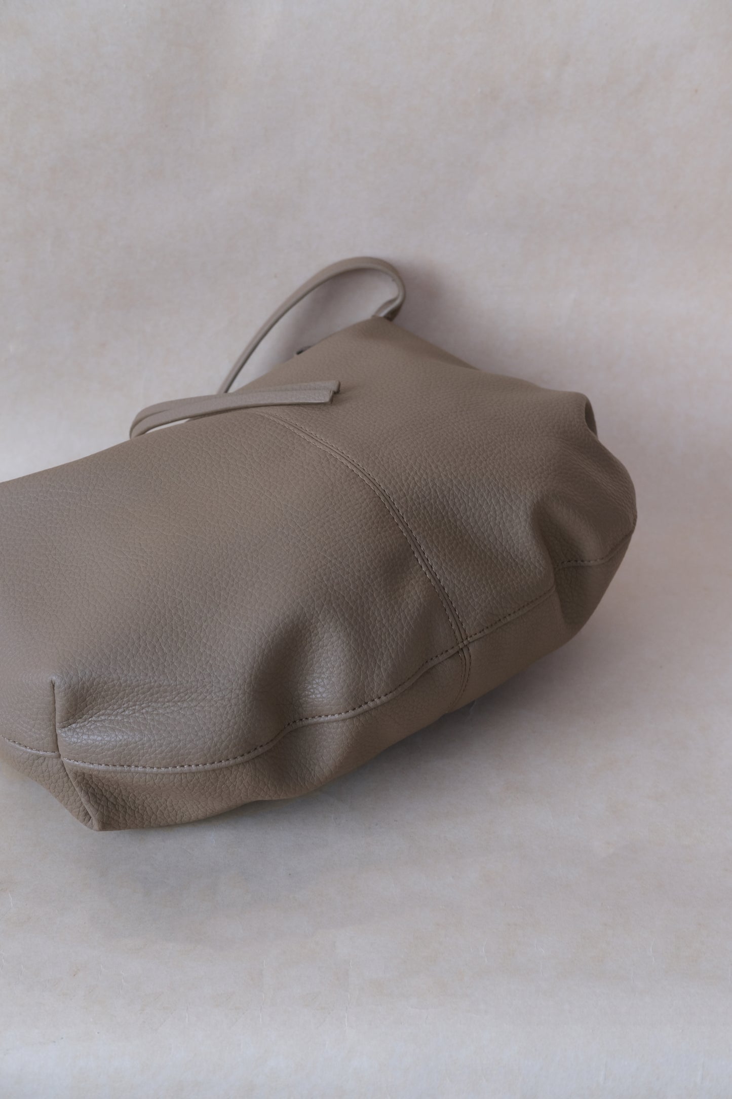 Elara Commuter Tote - Mud