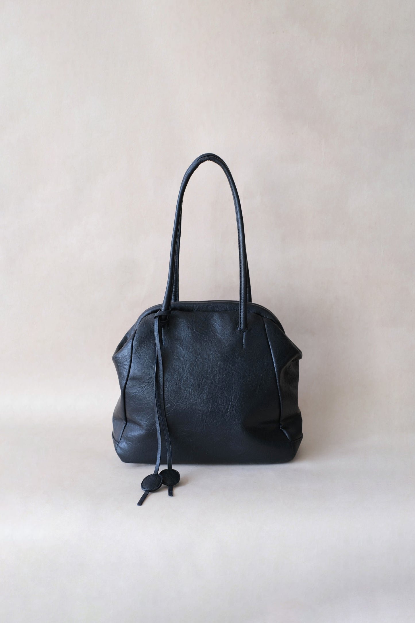 The Isabelle Shell Tote - Classic Black
