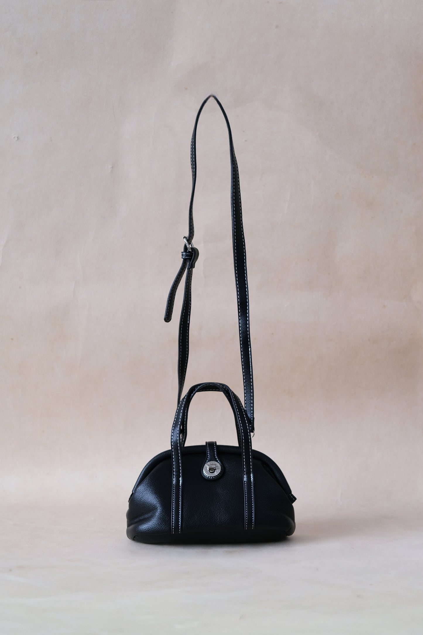 Éla Curve Bag - Classic Black