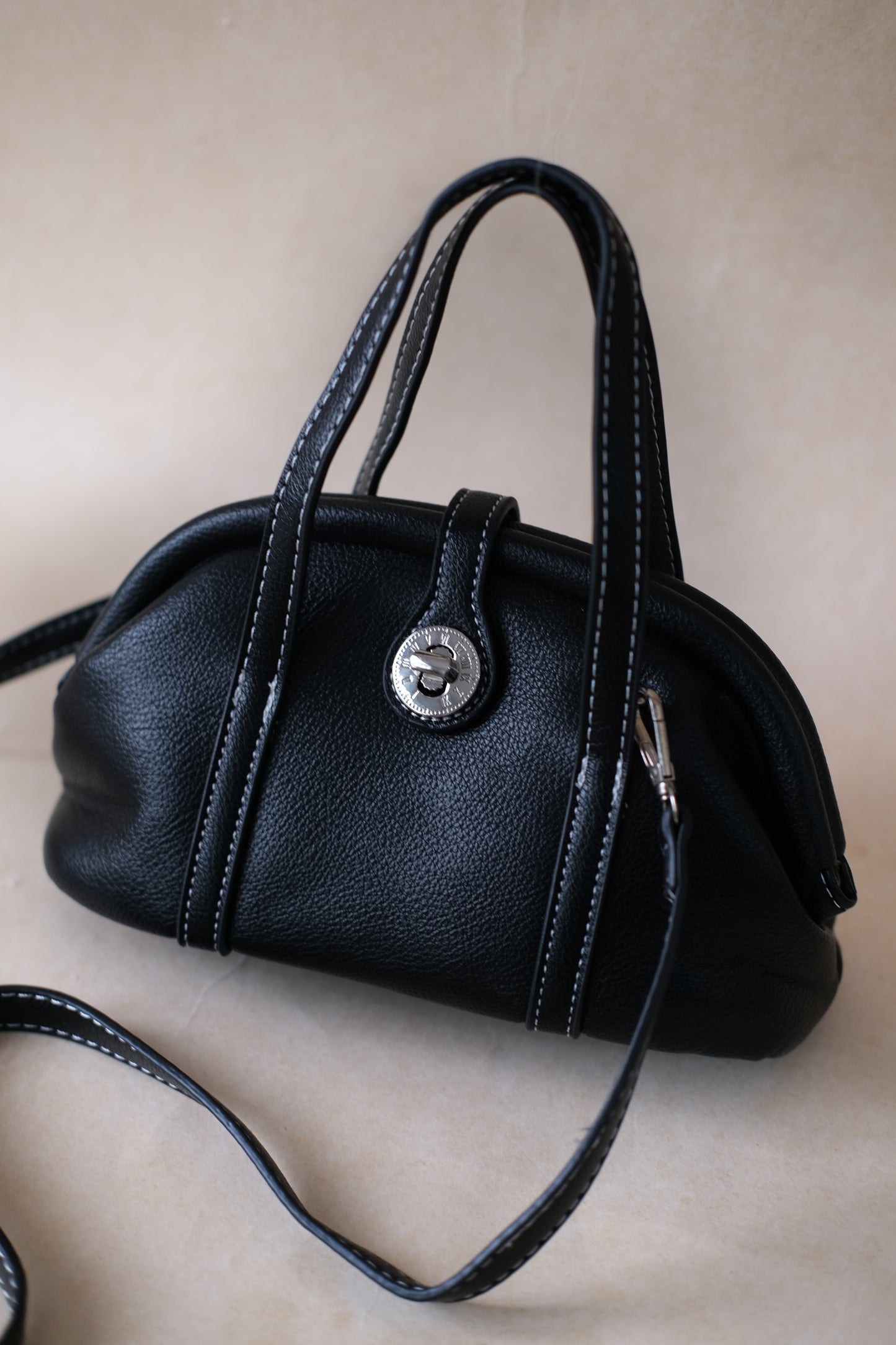 Éla Curve Bag - Classic Black