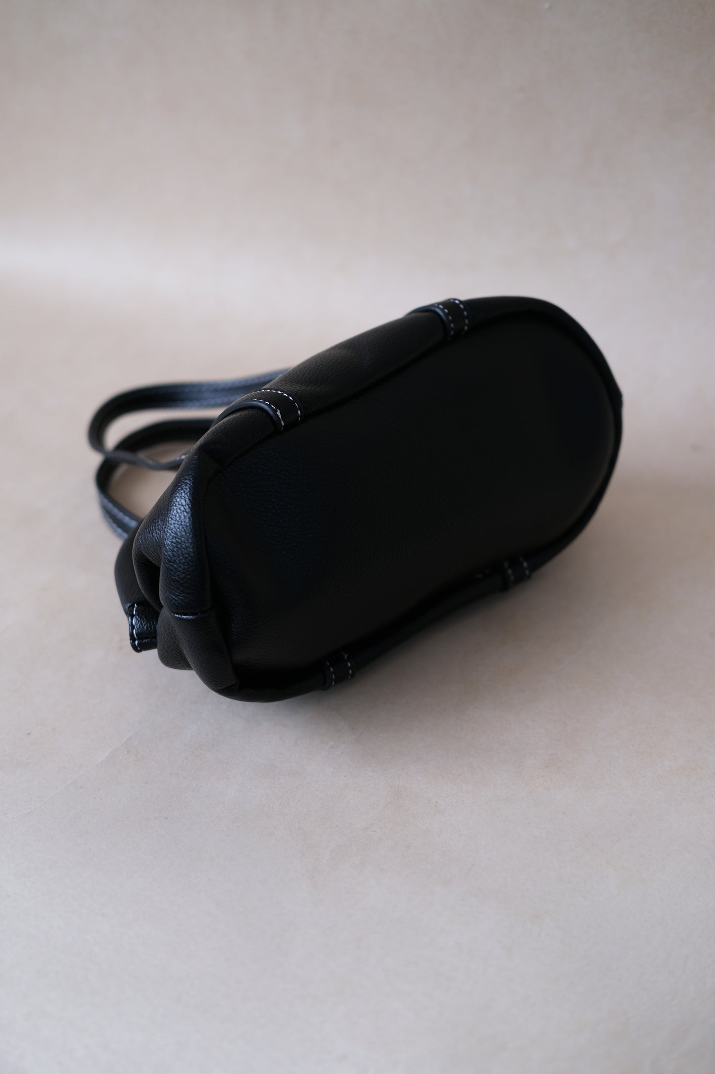 Éla Curve Bag - Classic Black