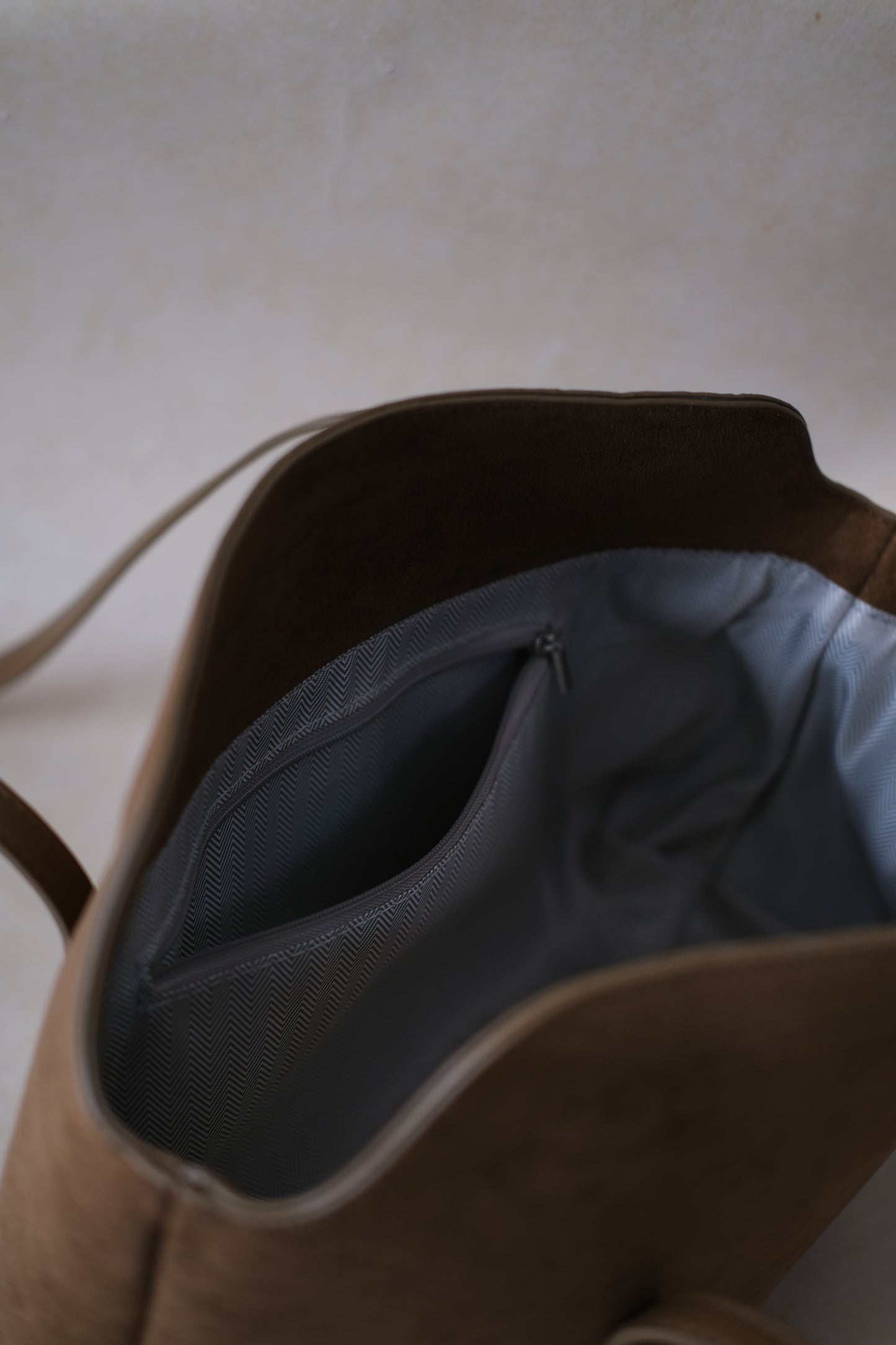 Matte Épure Carry Tote - Camel