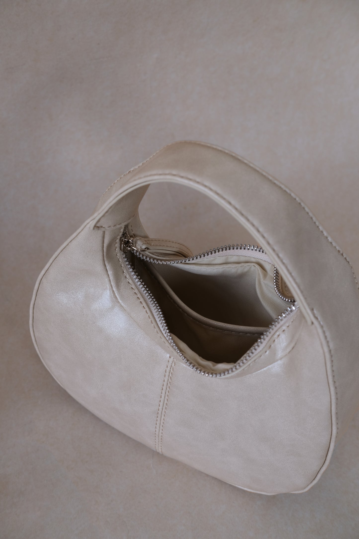 Véra Mini Hobo Bag - White Sand