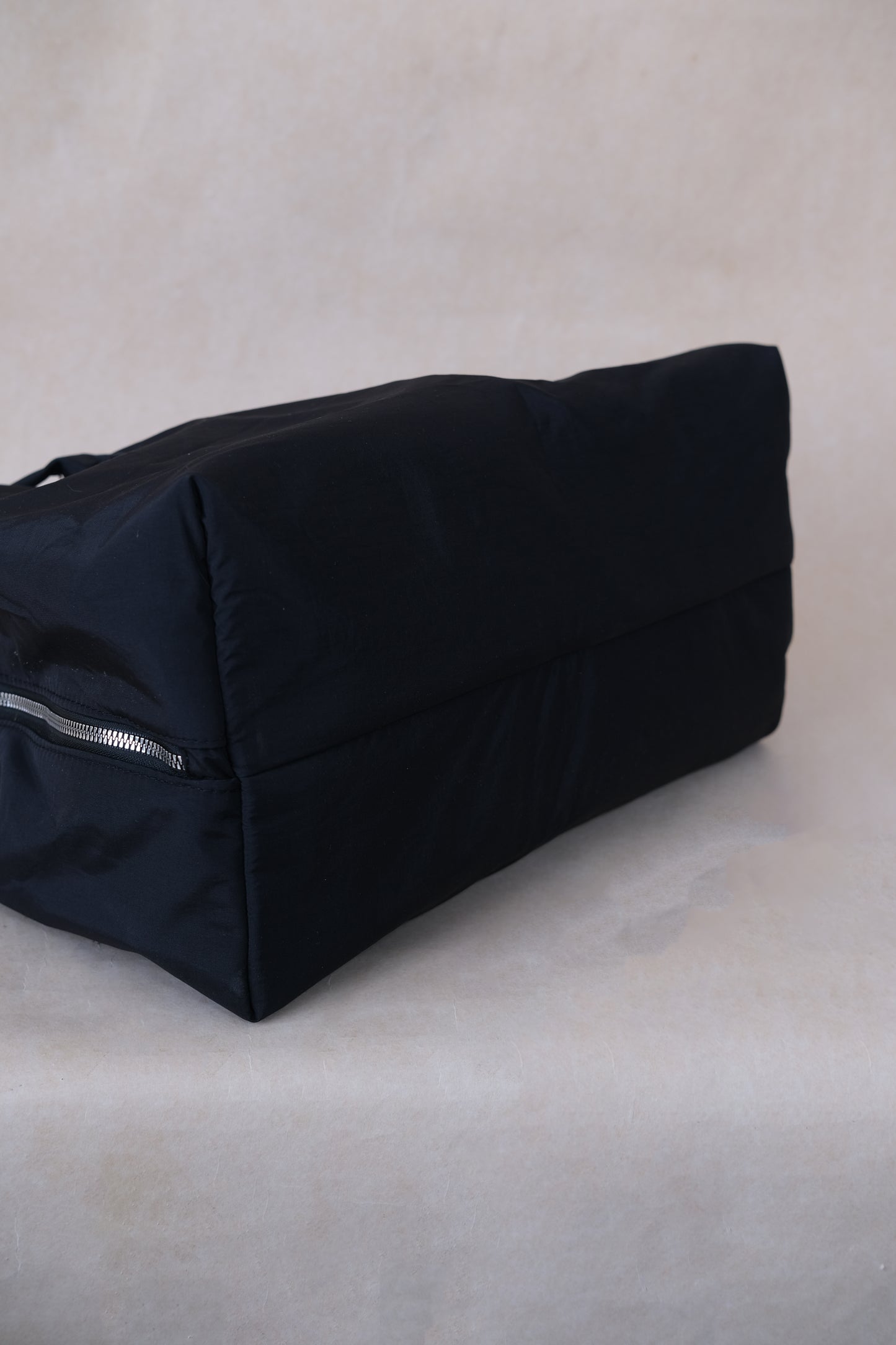 Essence Nylon Tote - Black Pink