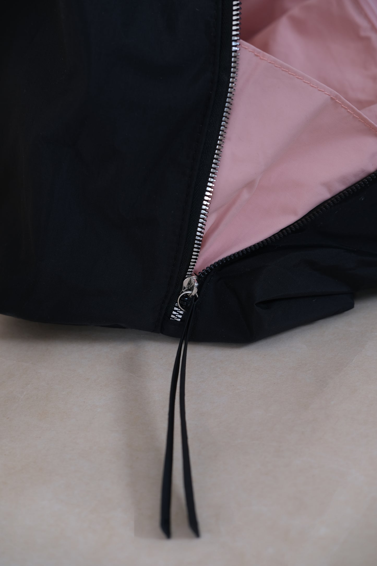 Essence Nylon Tote - Black Pink