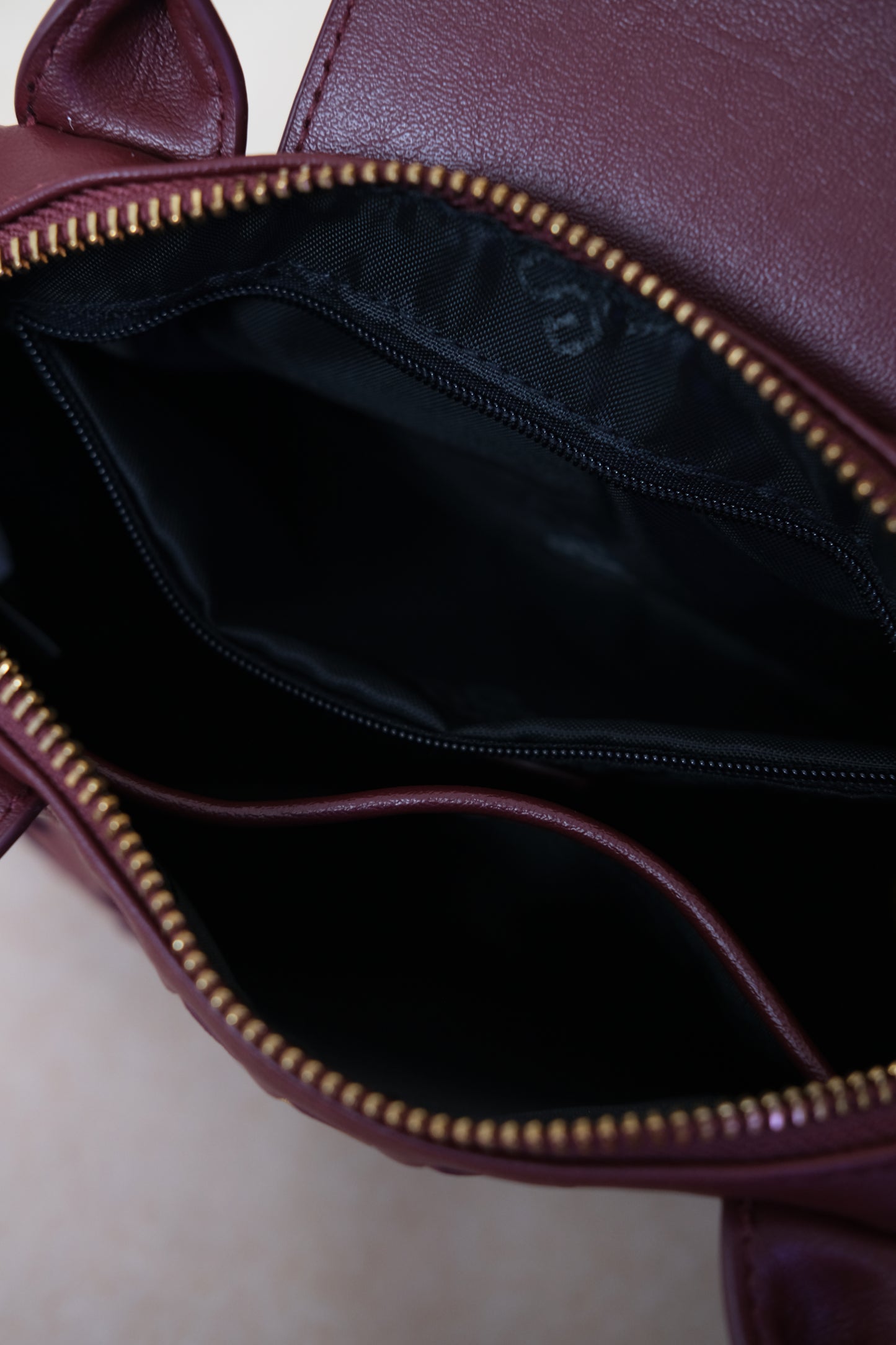 Artisan Véra Mini Carry Bag - Shinny Wine Red