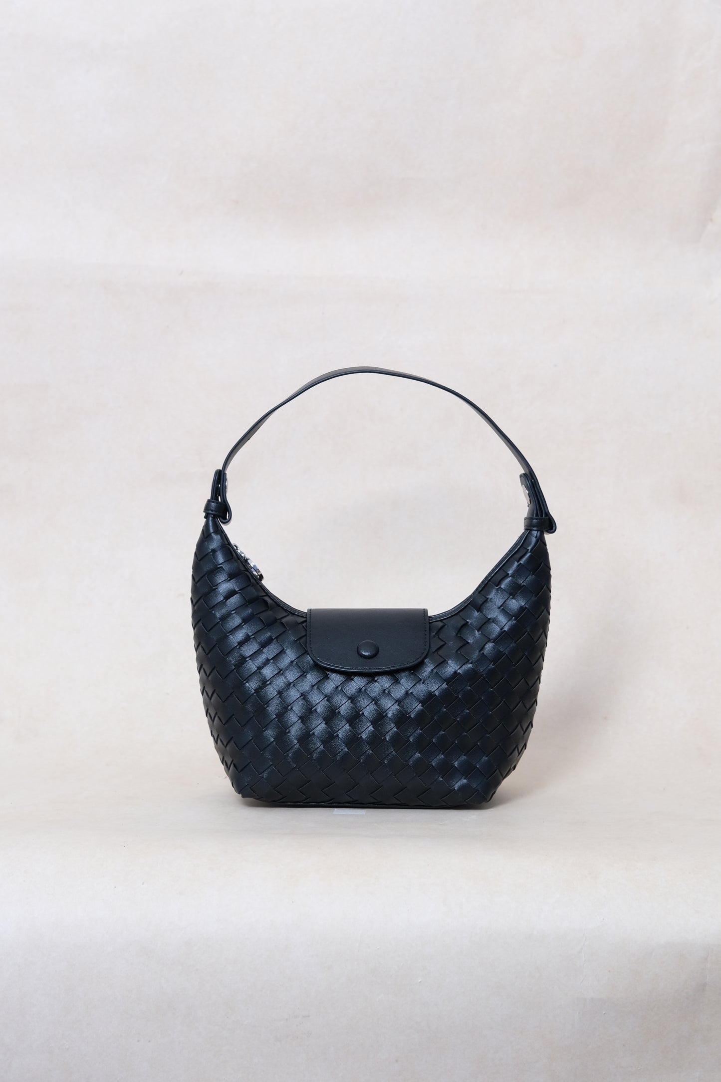 Artisan Aurelia Crescent Bag - Shinny Black