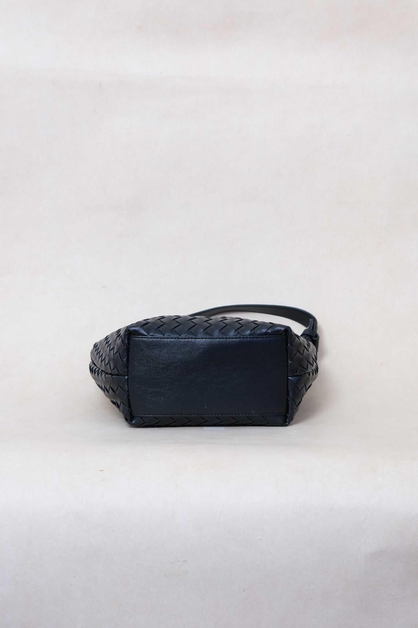 Artisan Aurelia Crescent Bag - Shinny Black