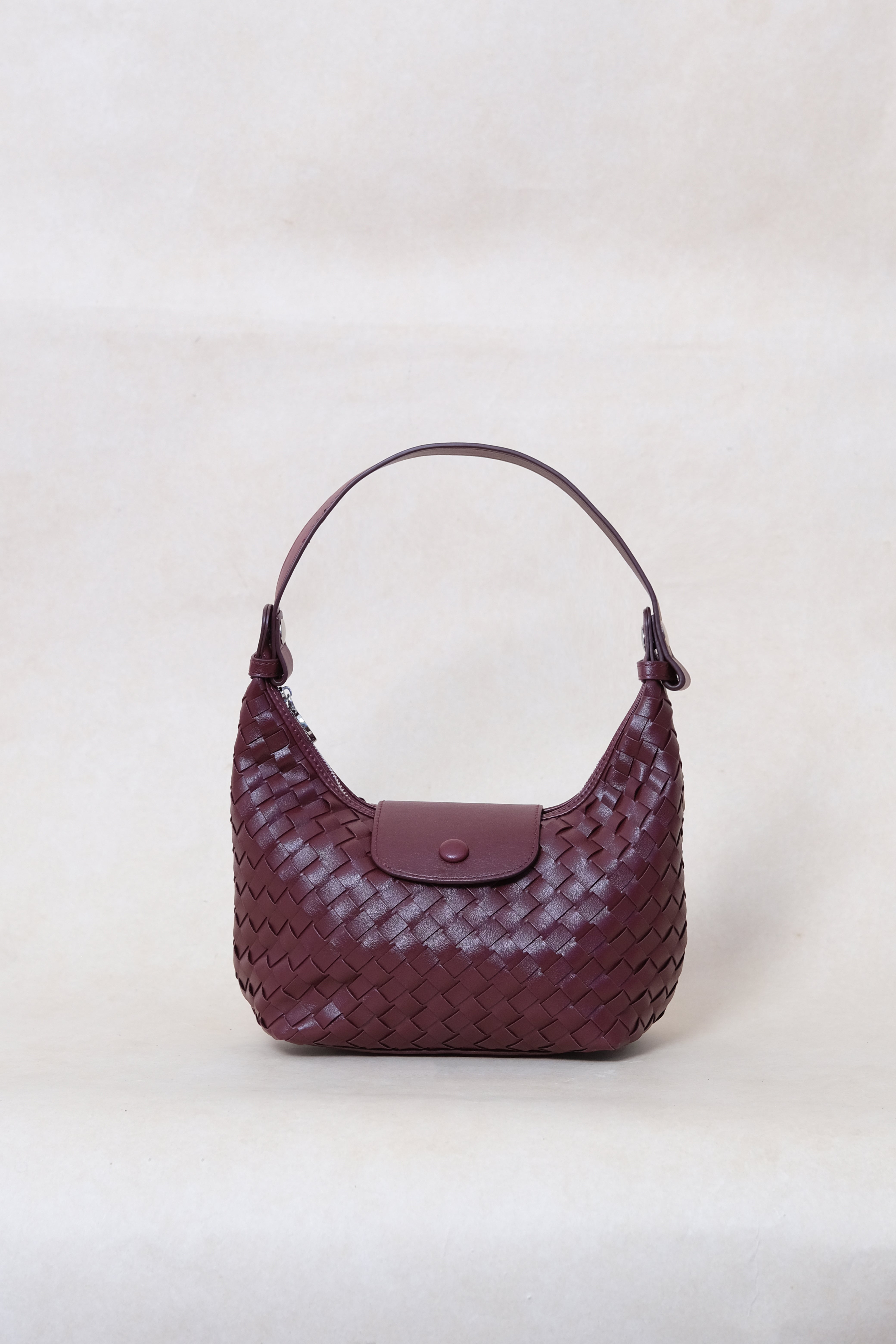 【わくさん】Rondine Burgundy Artisan Aurelia Crescent Bag - Shinny Wine Red – S A O U