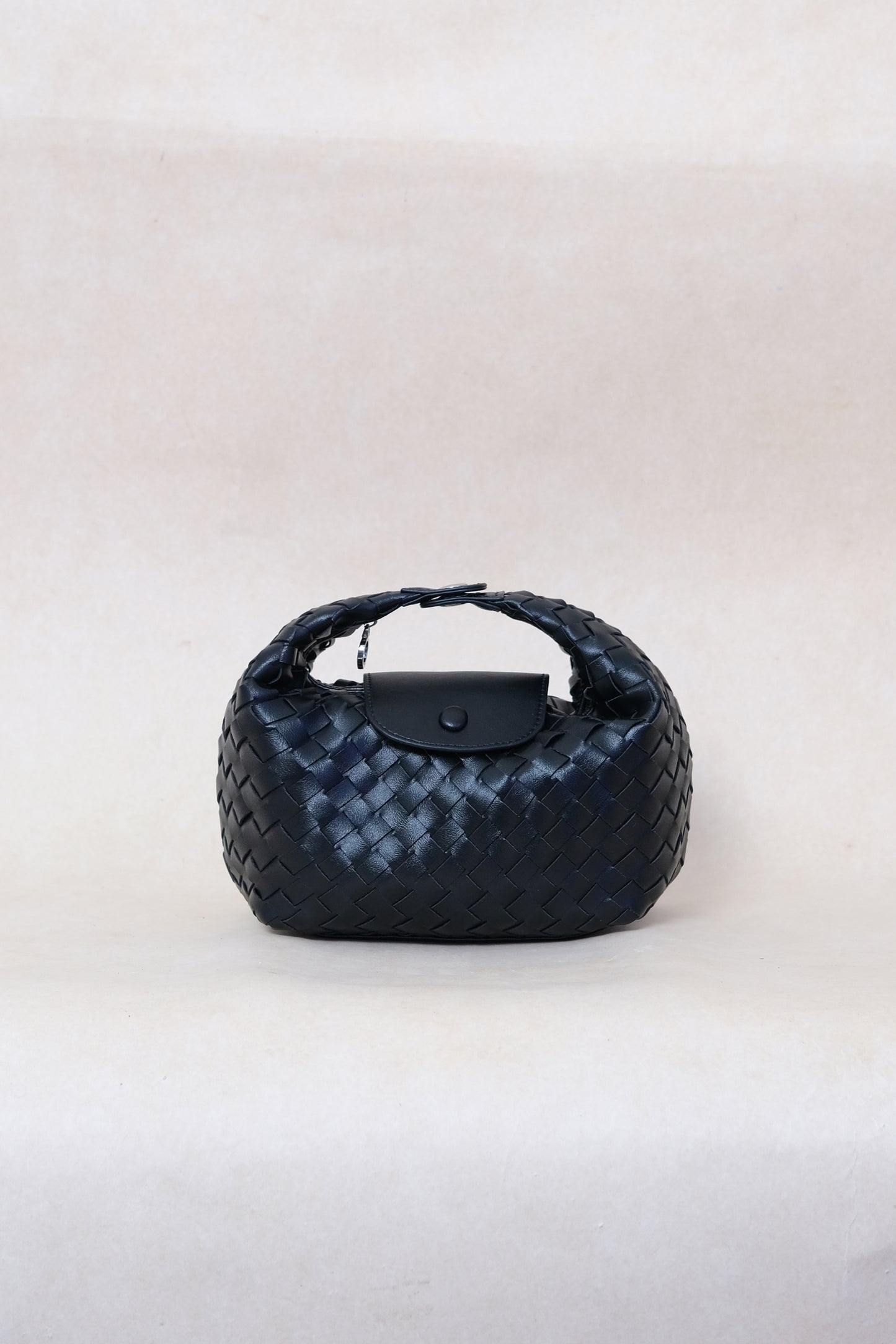 Artisan Aurelia Crescent Bag - Shinny Black