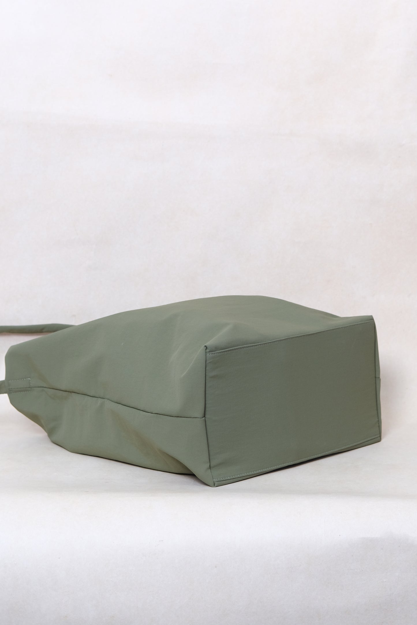 Everyday Nylon Carryall - Dark Green