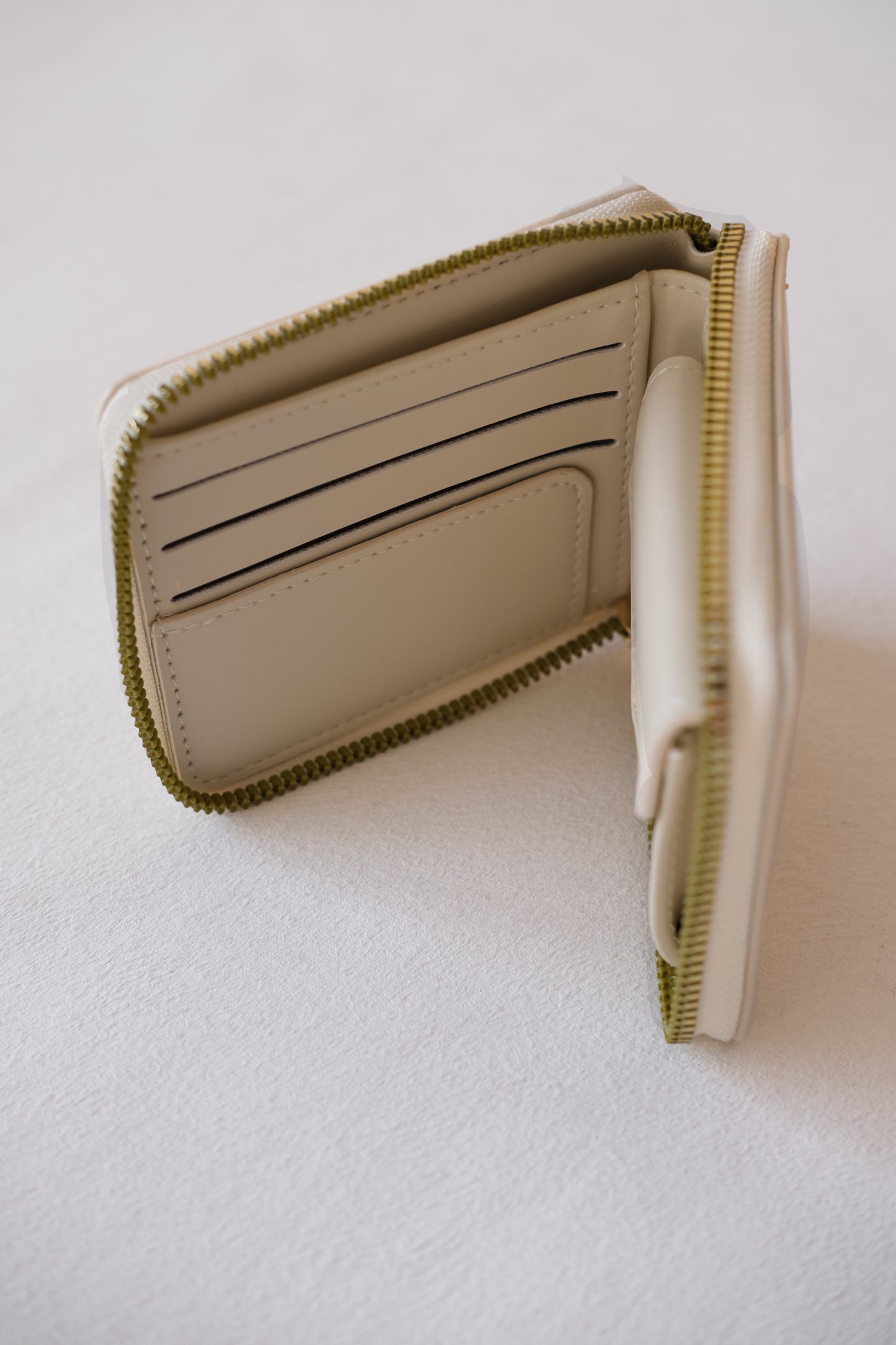 Serene Classic Wallet - White