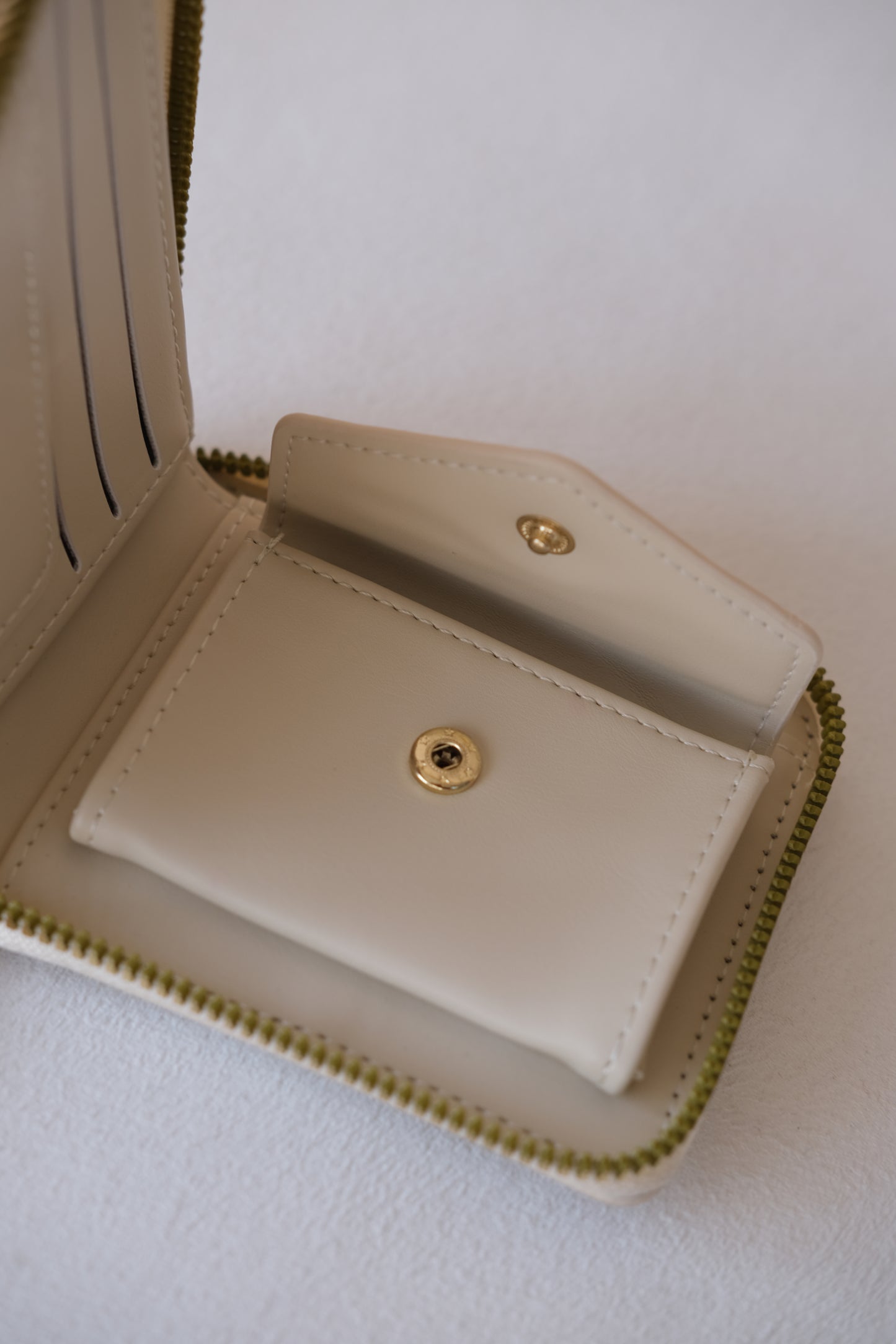 Serene Classic Wallet - White