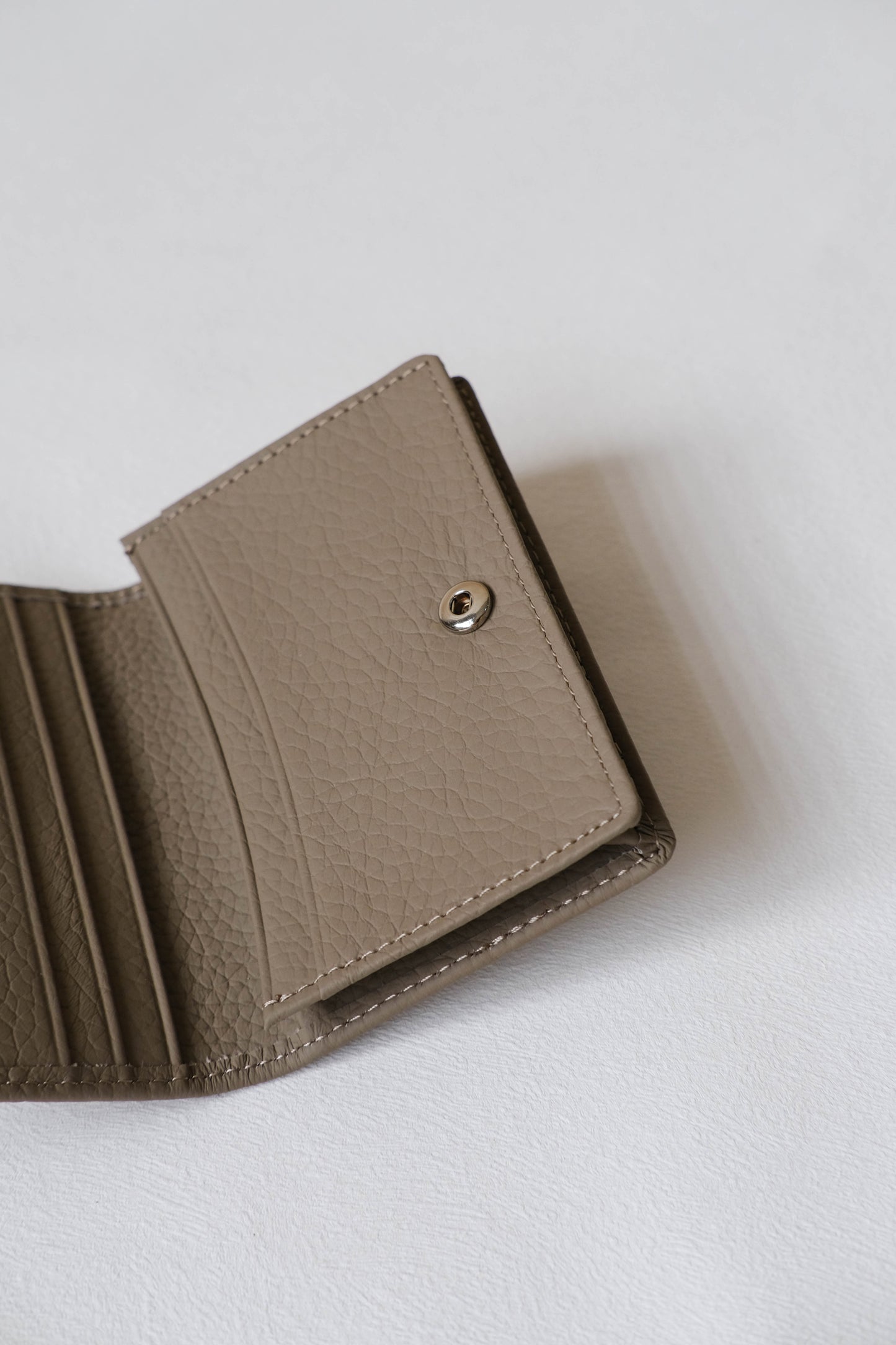 Genuine Leather Multifunctional Card Holder In Elephant Grey