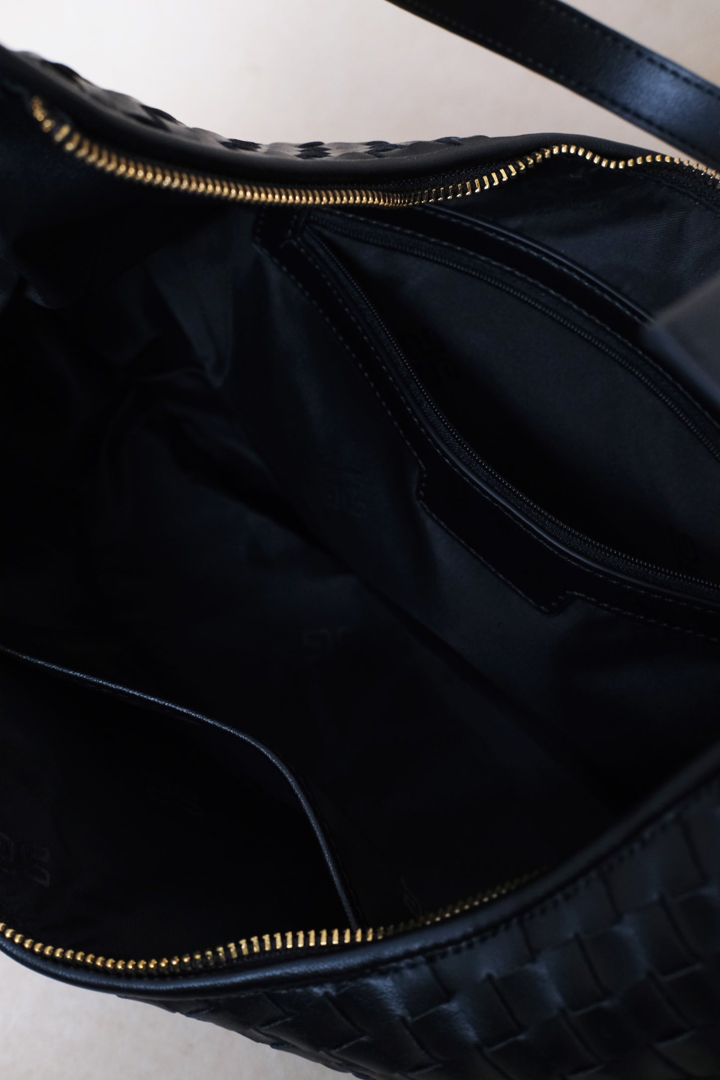 Artisan Classic Moon Bag - Shinny Black