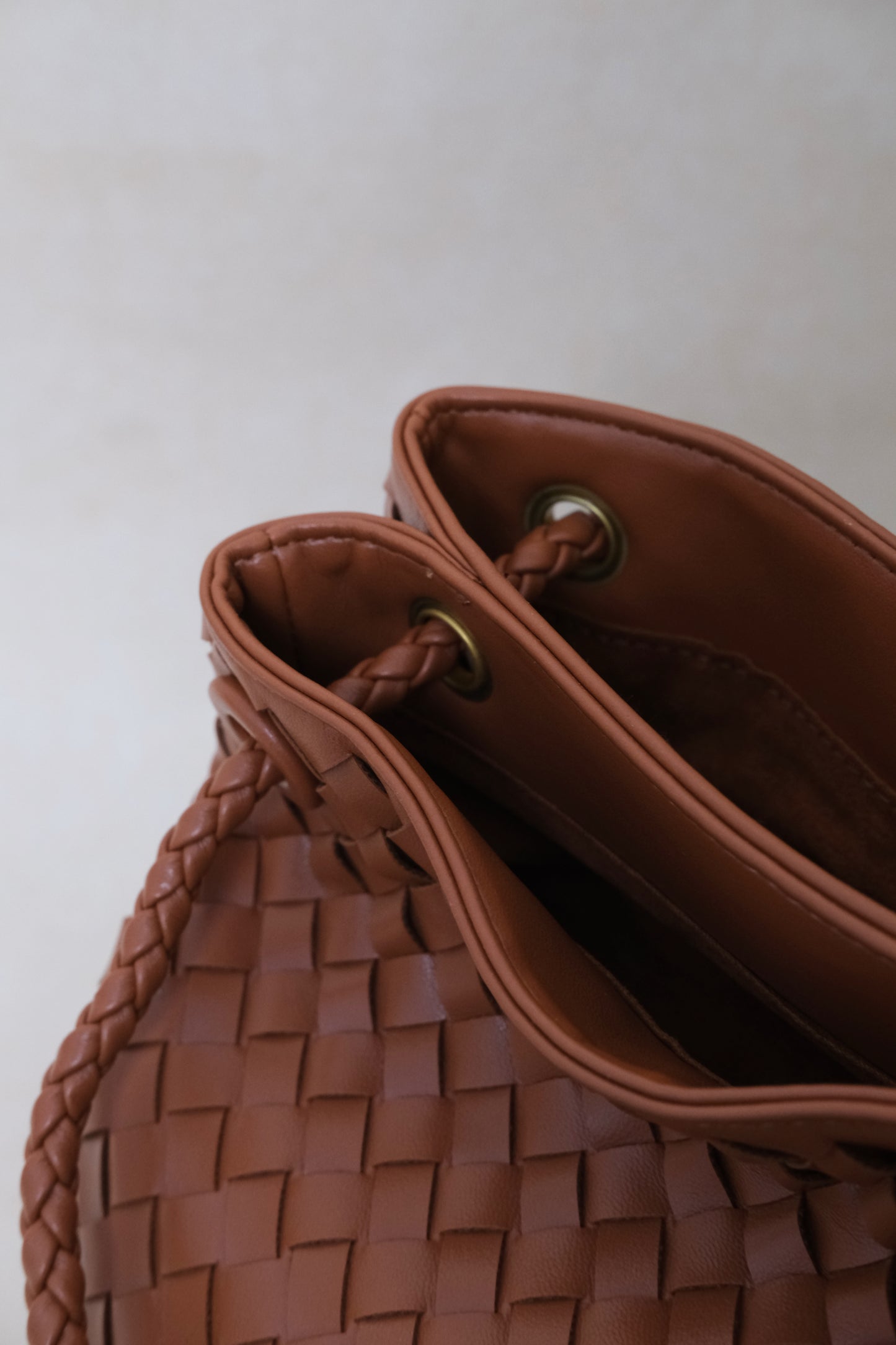 Artisan Urban Carry Bag - Shinny Chestnut