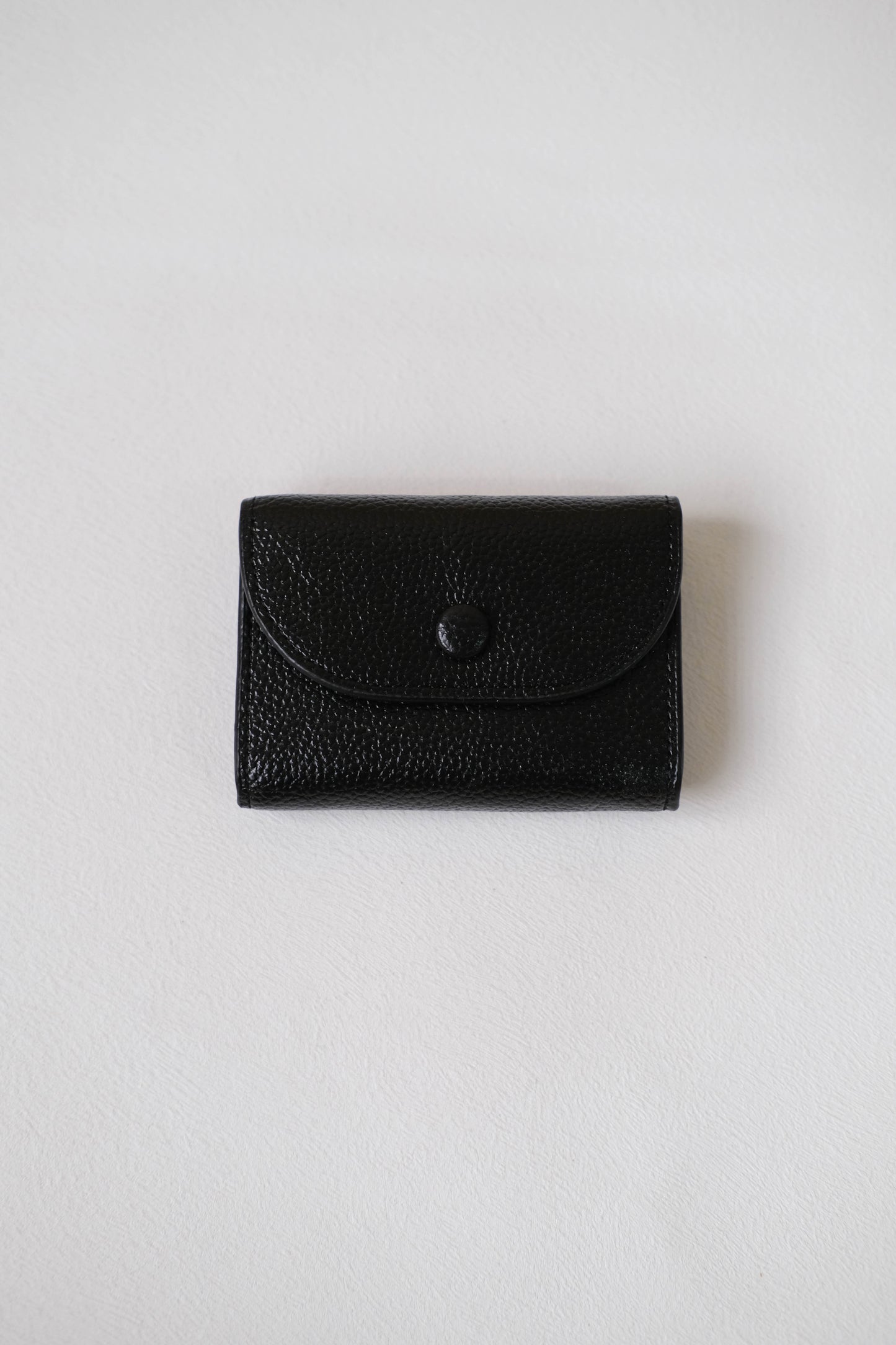 Oil Wax Lychee Textured Wallet In Classic Black