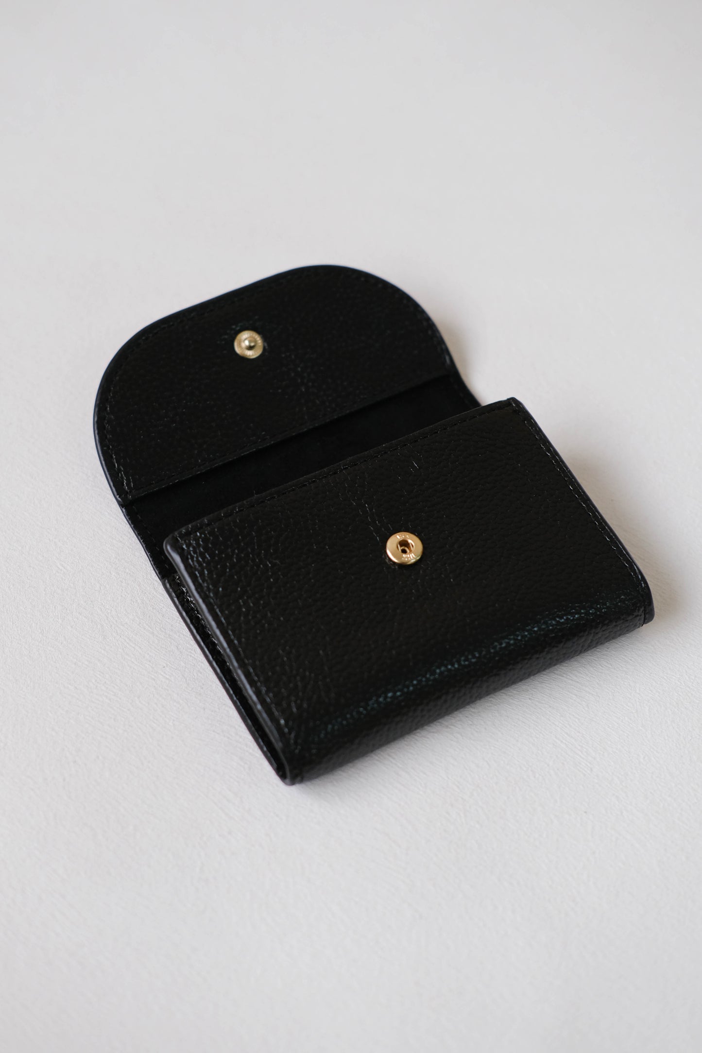 Oil Wax Lychee Textured Wallet In Classic Black