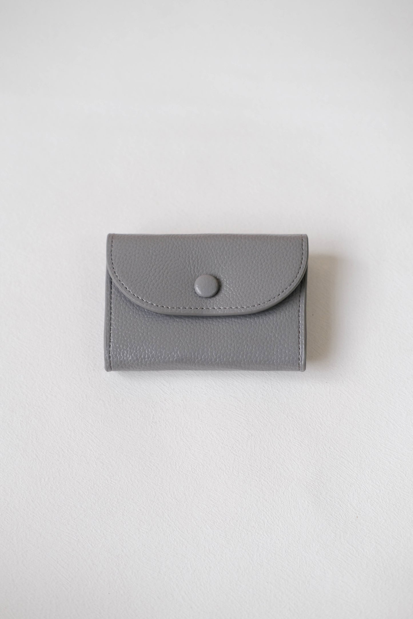 Oil Wax Lychee Textured Wallet In Grey