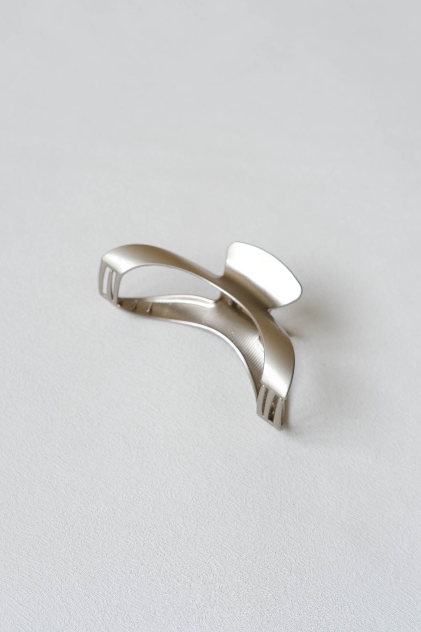 Curved Gripper In Silver