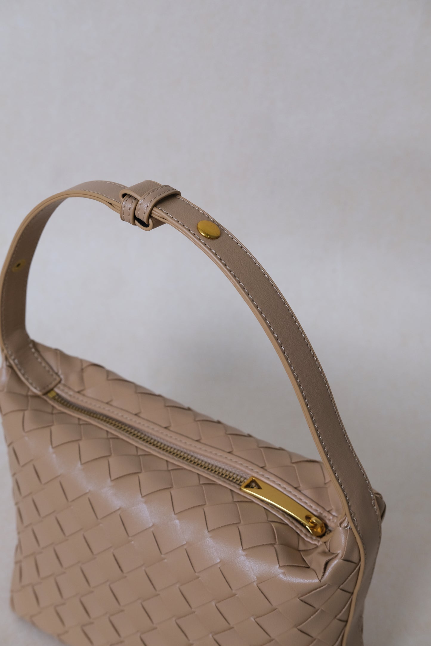 The Artisan Bag - Almond