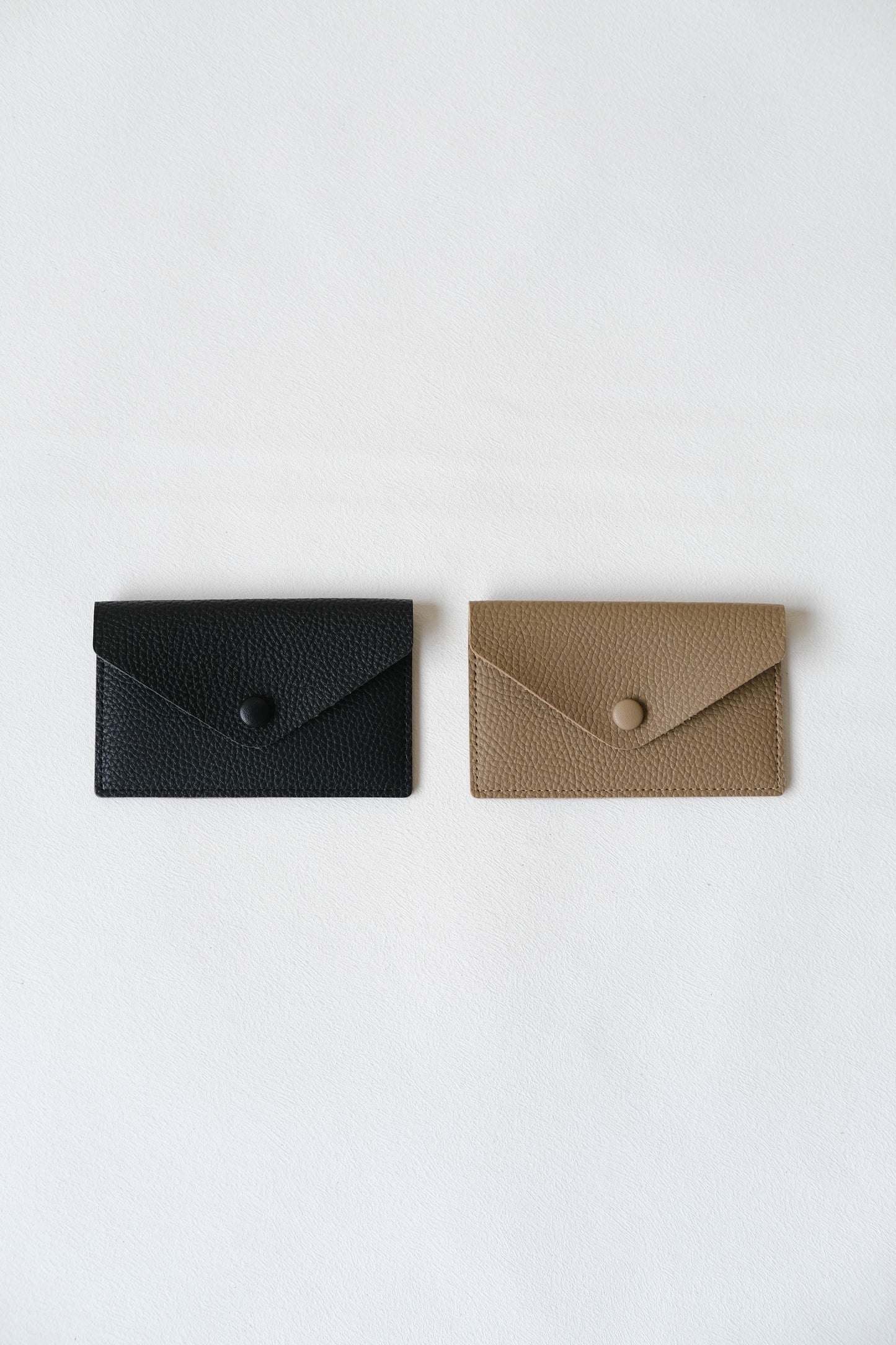 Airy Card Holder In Classic Black