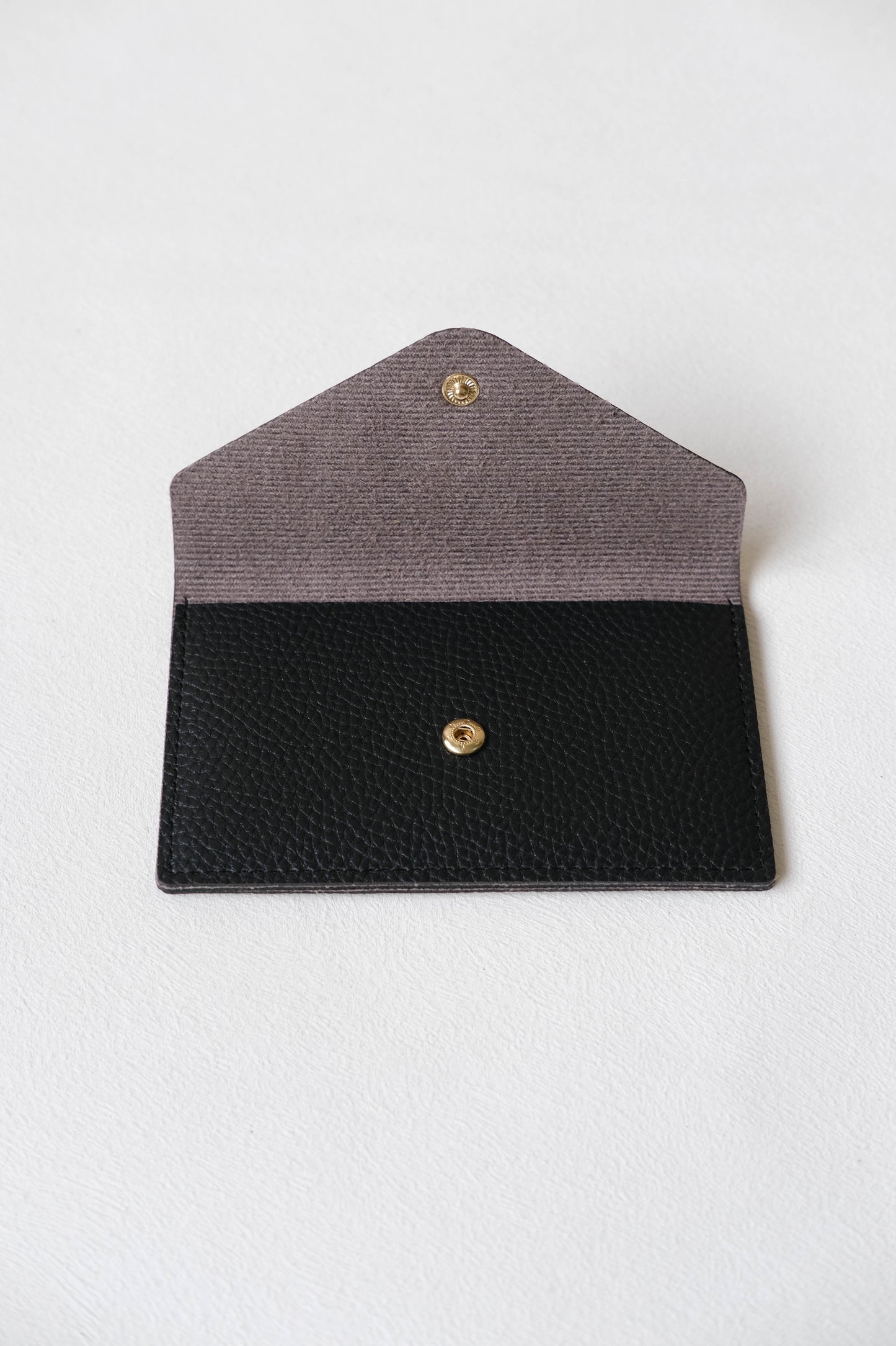 Airy Card Holder In Classic Black