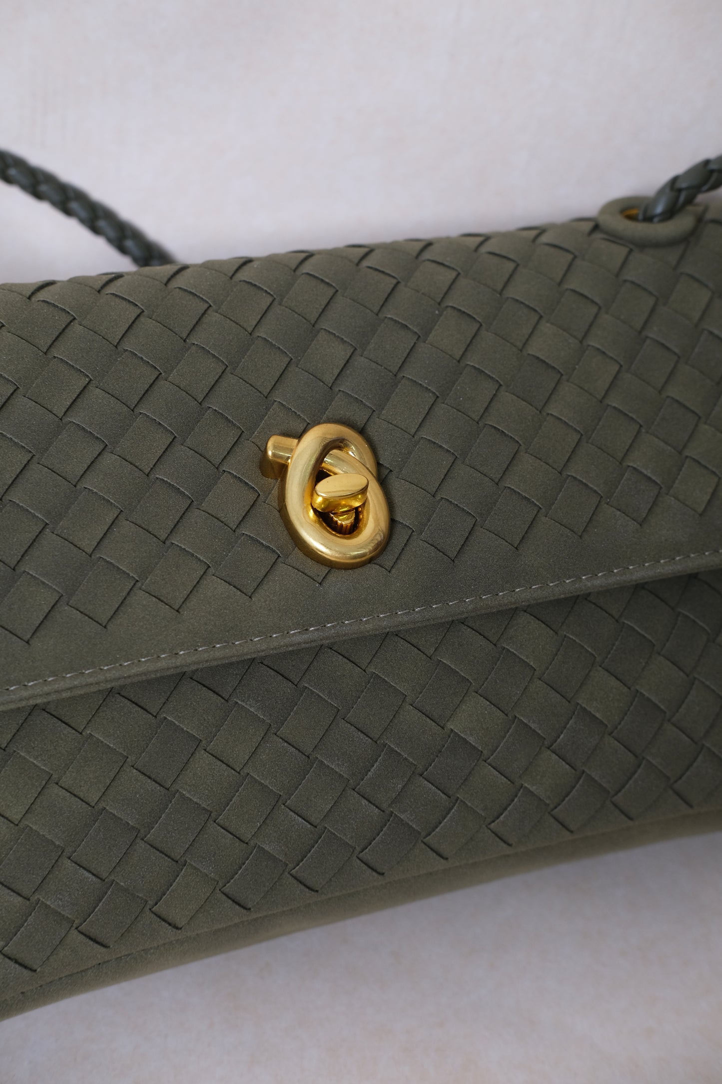 Artisan Linear Flap - Olive Green