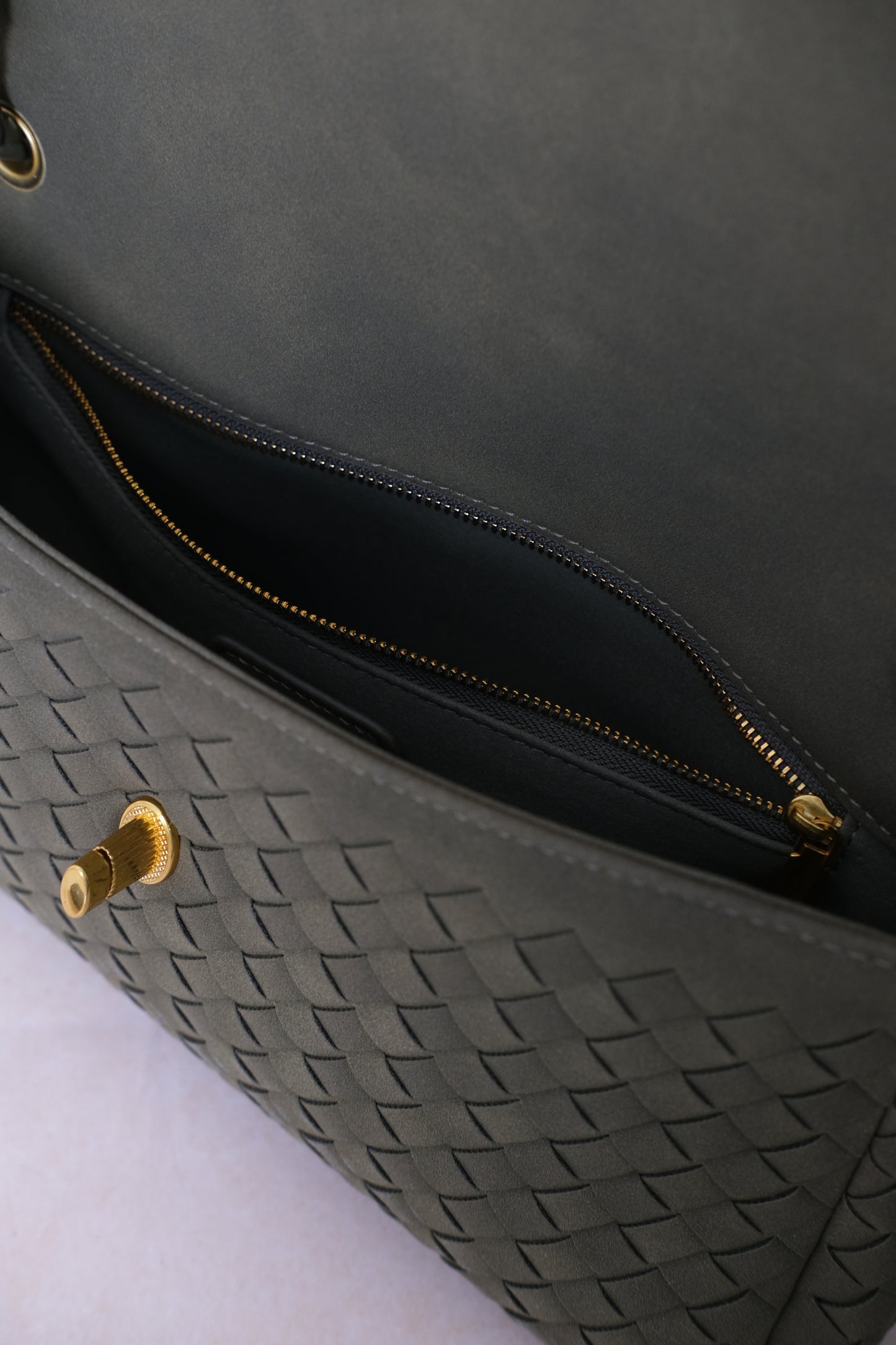 Artisan Linear Flap - Olive Green