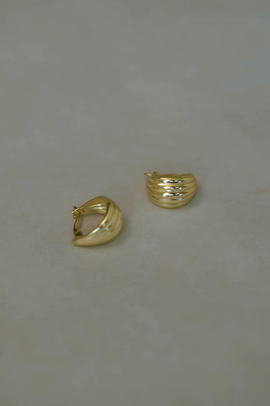 Arc Stud Earrings in gold