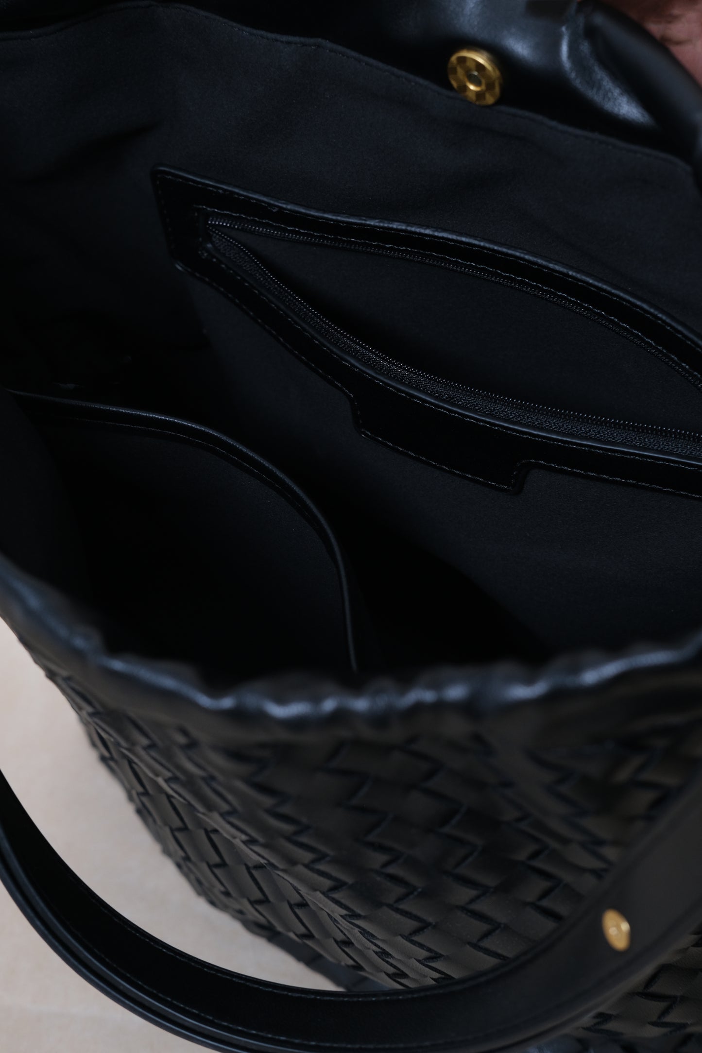 Artisan Classic Slouch Bag -  Classic Black