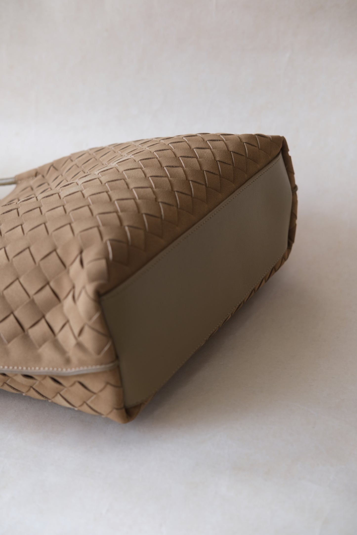 The Artisan Grande Tote - Khaki