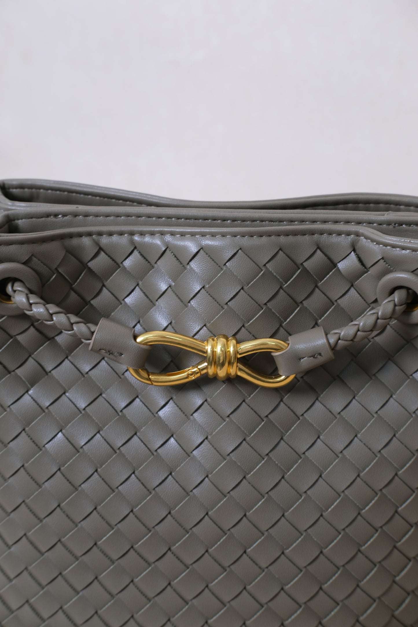 Artisan Urban Carry Bag - Shinny Olive Green