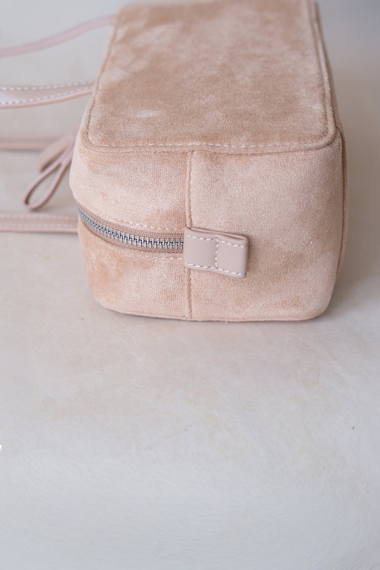 Éclat Everyday Shoulder Bag - Almond