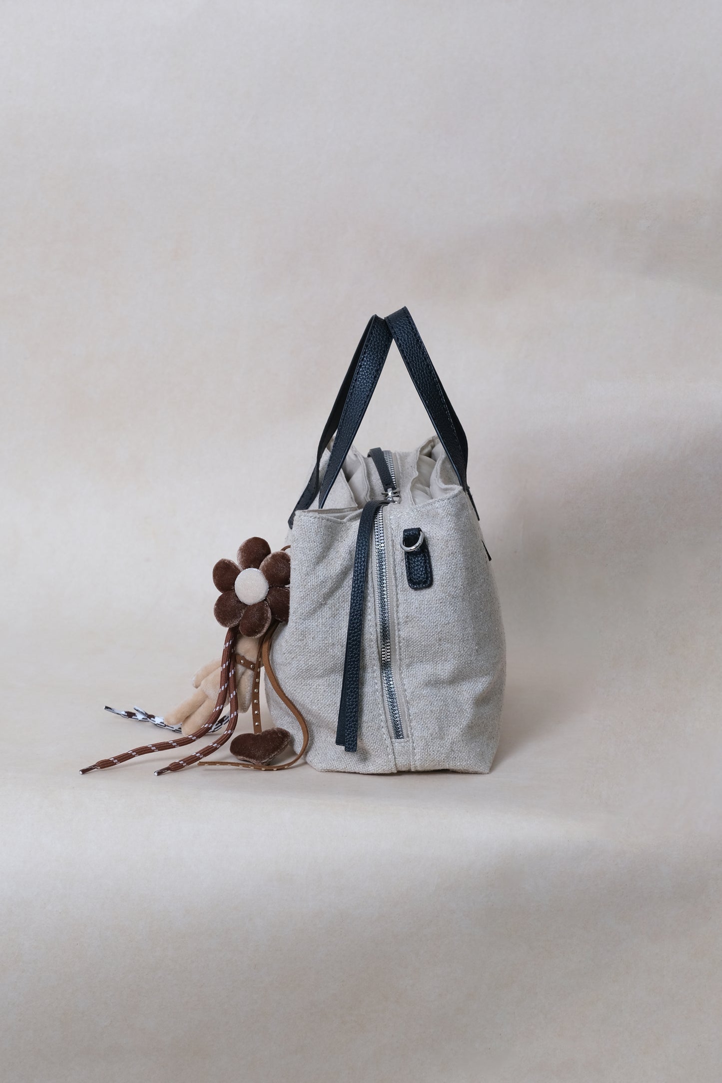 Aura minimalist Satchel