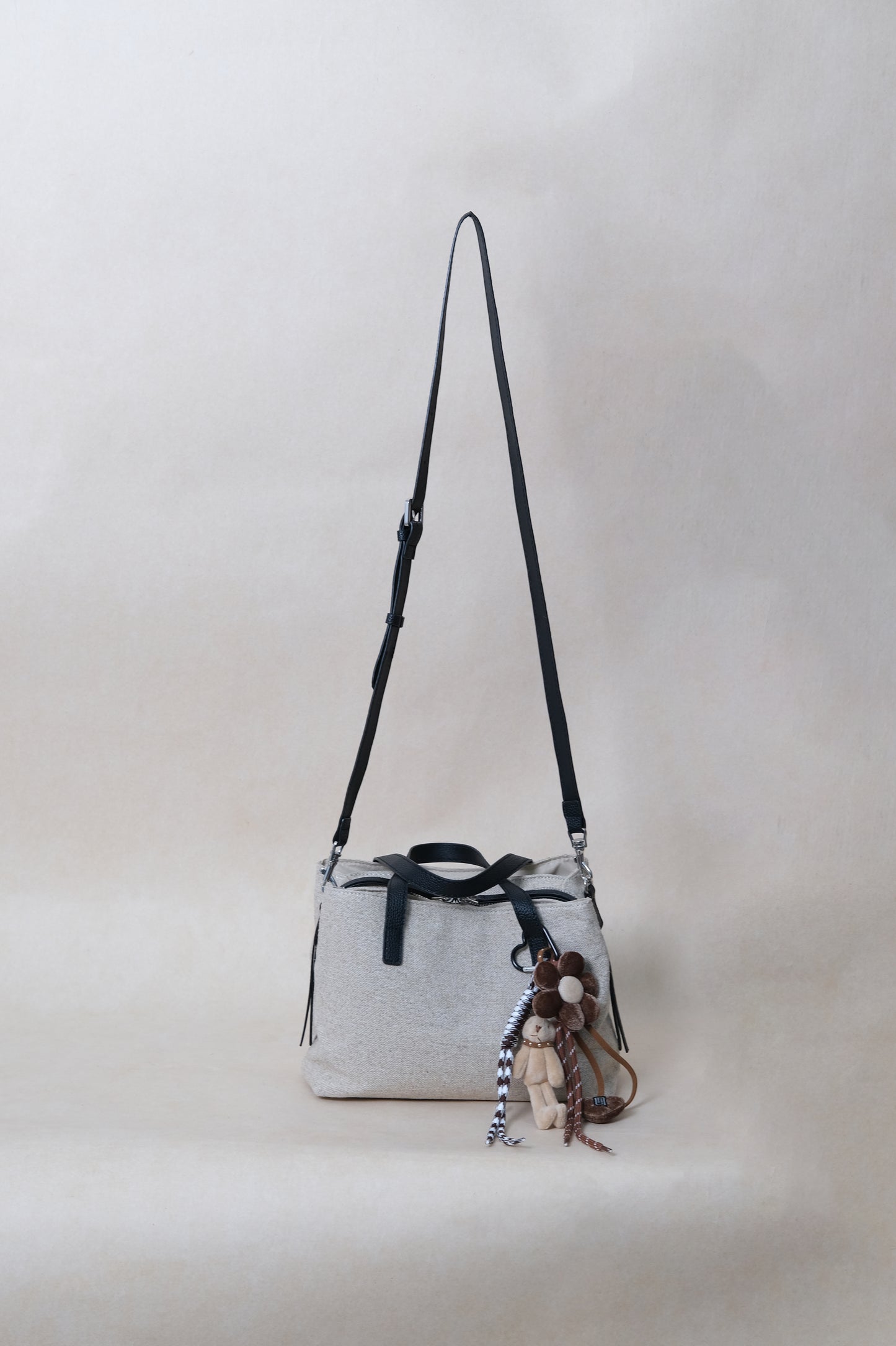 Aura minimalist Satchel