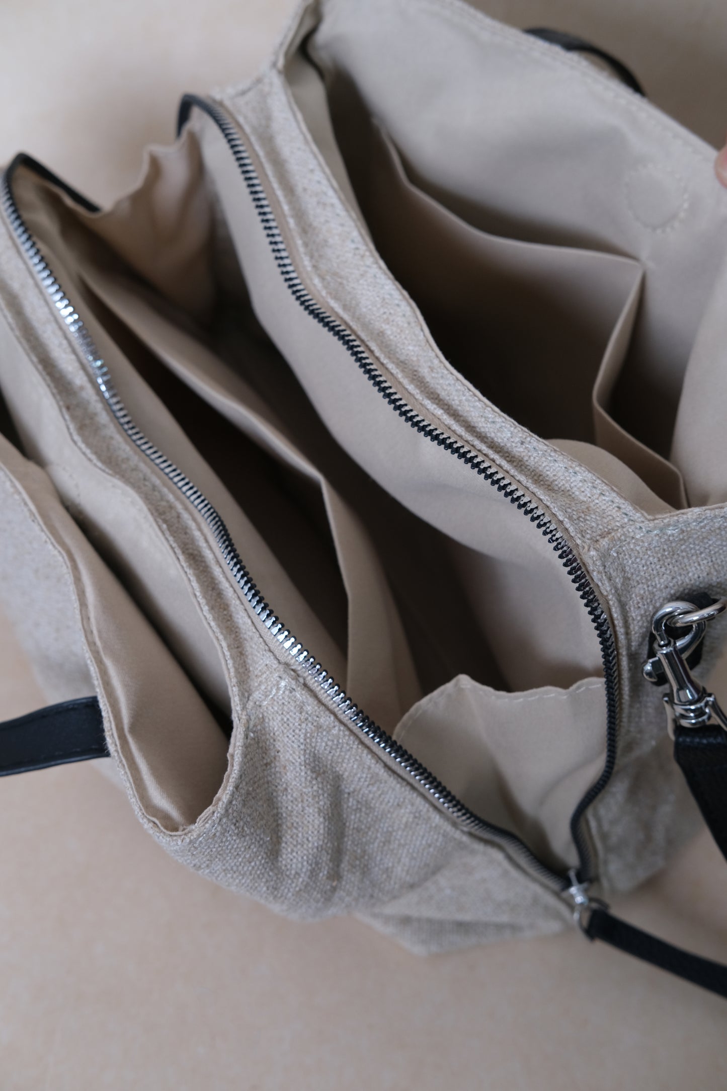 Aura minimalist Satchel