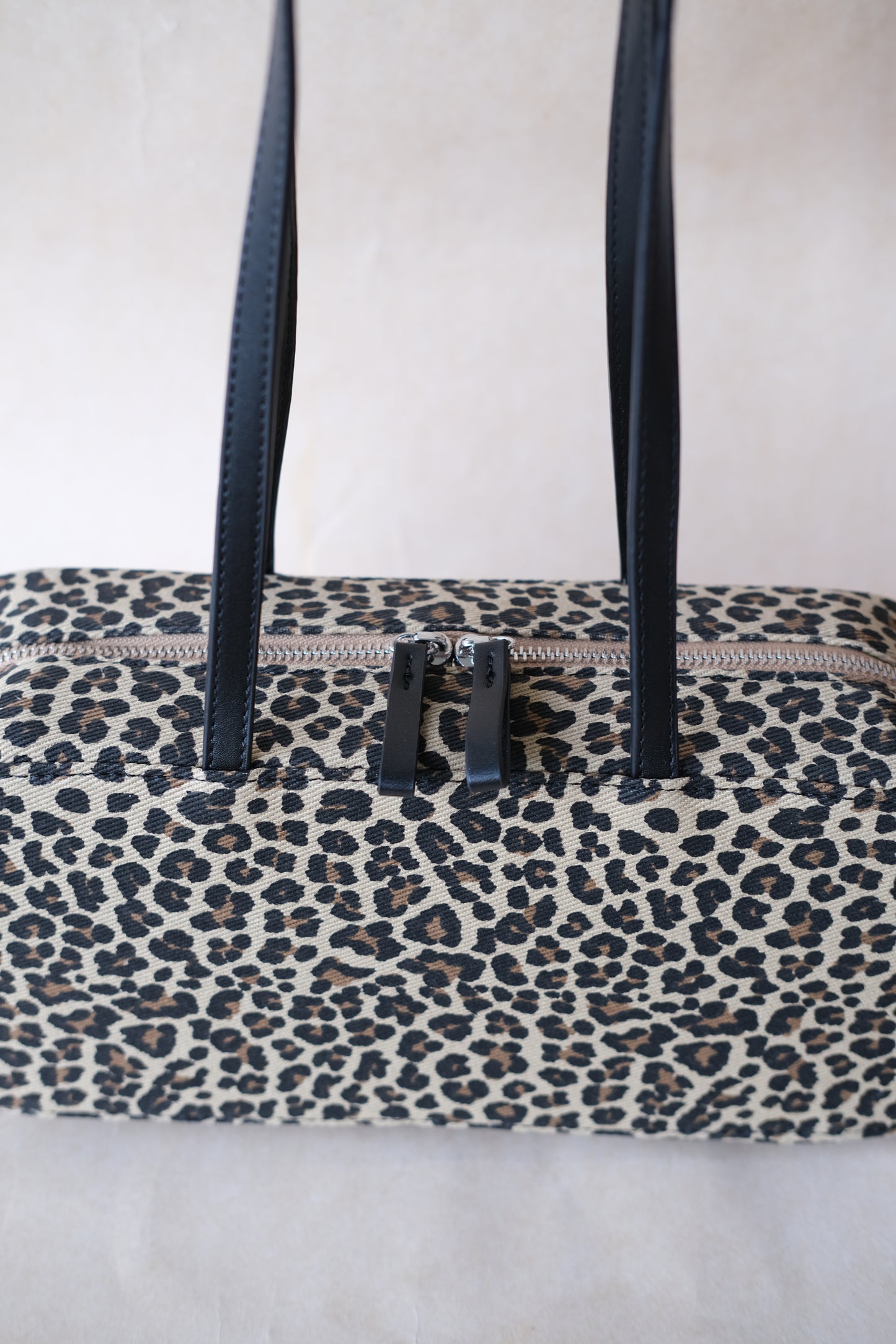 Éclat Everyday Shoulder Bag - Apricot Leopard