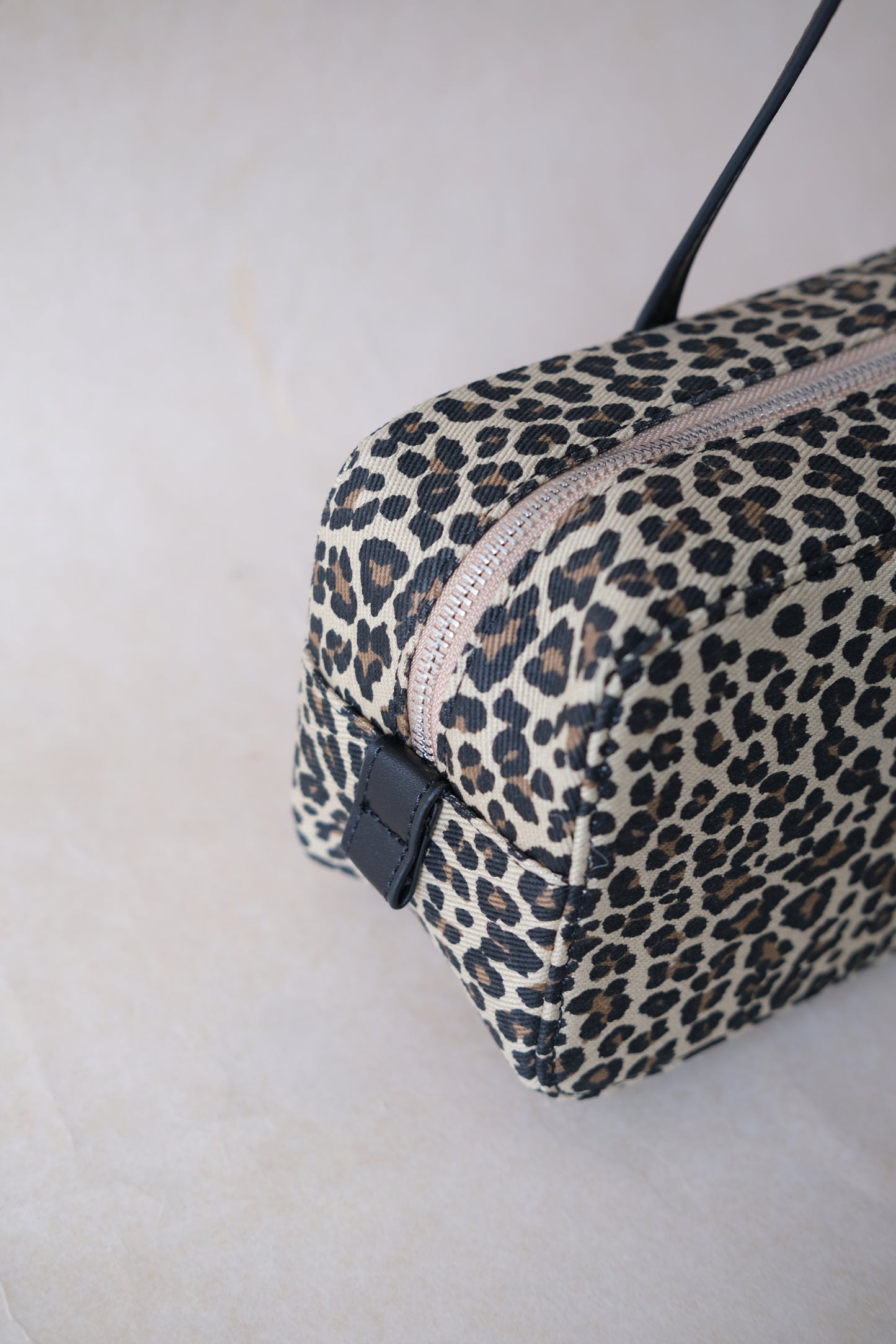 Éclat Everyday Shoulder Bag - Apricot Leopard