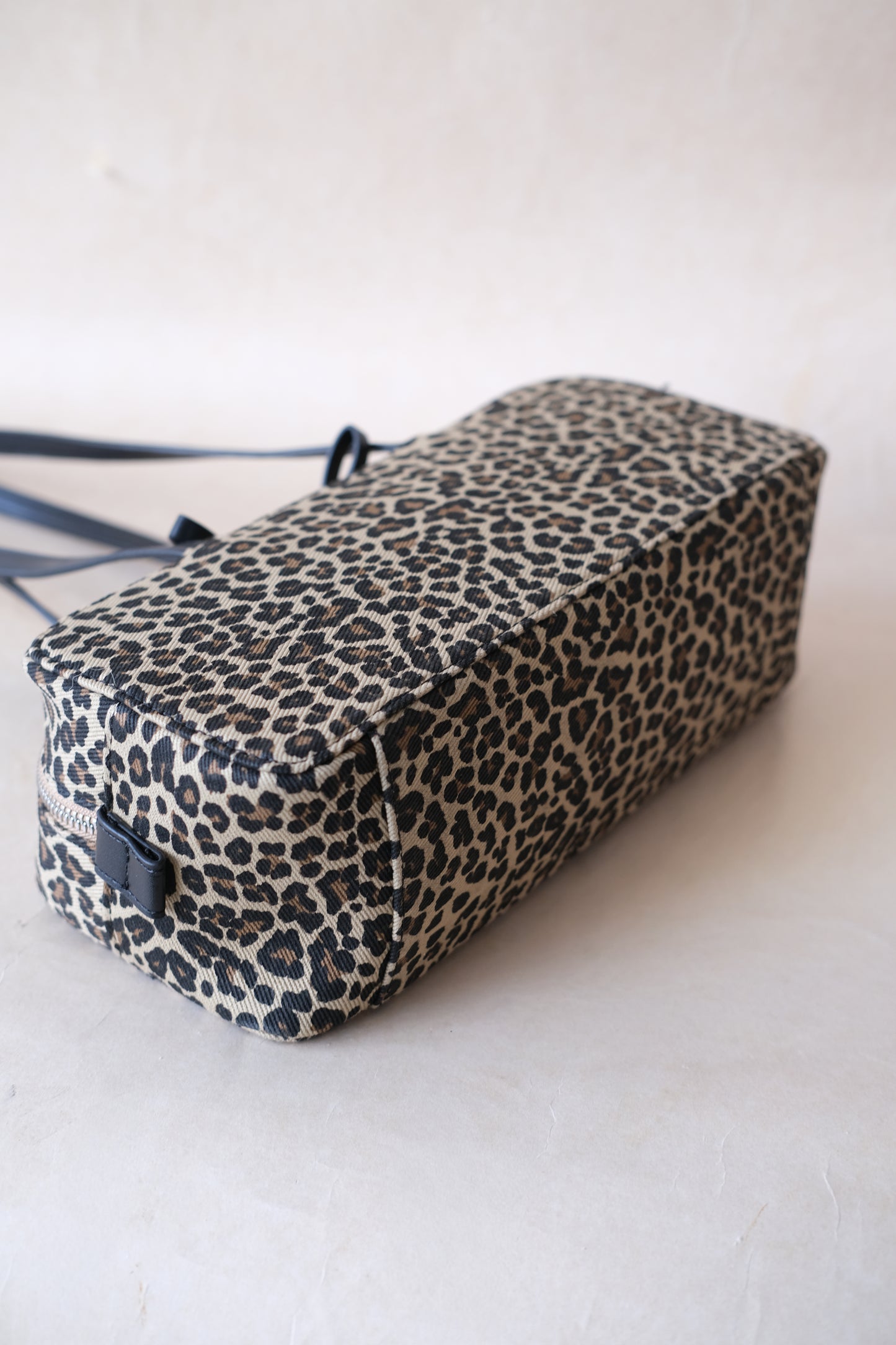 Éclat Everyday Shoulder Bag - Apricot Leopard