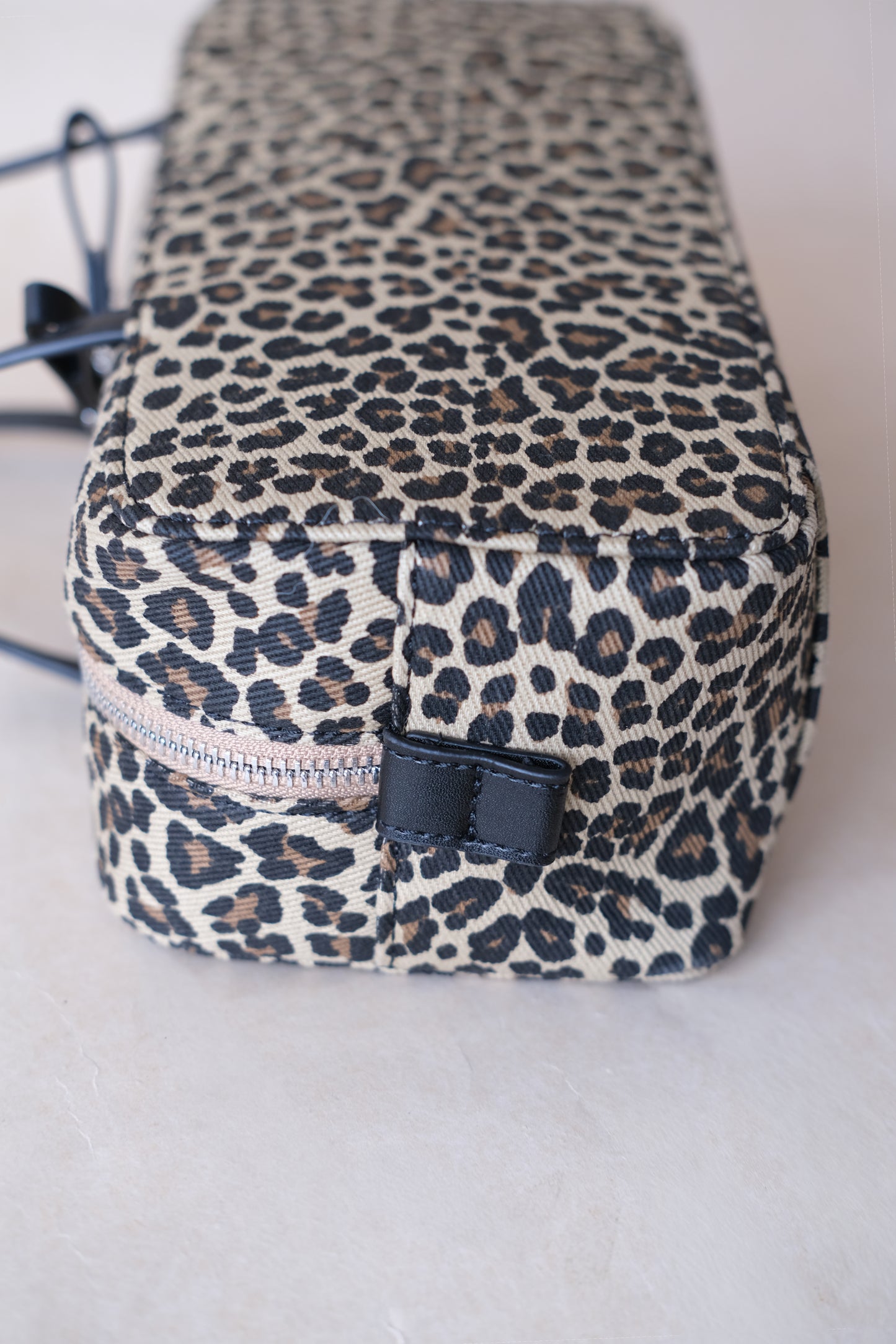Éclat Everyday Shoulder Bag - Apricot Leopard