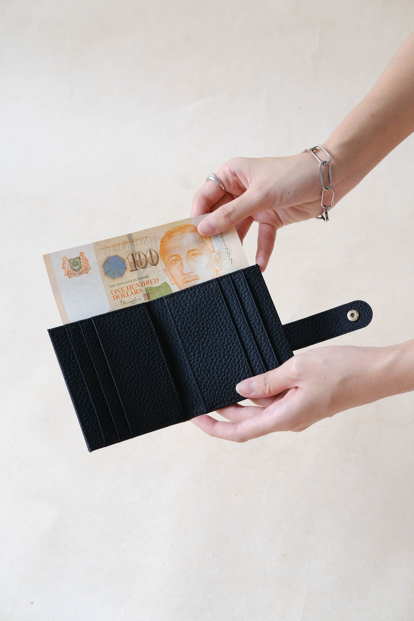 First Layer Genuine Leather Ultra-Thin Small Wallet In Classic Black